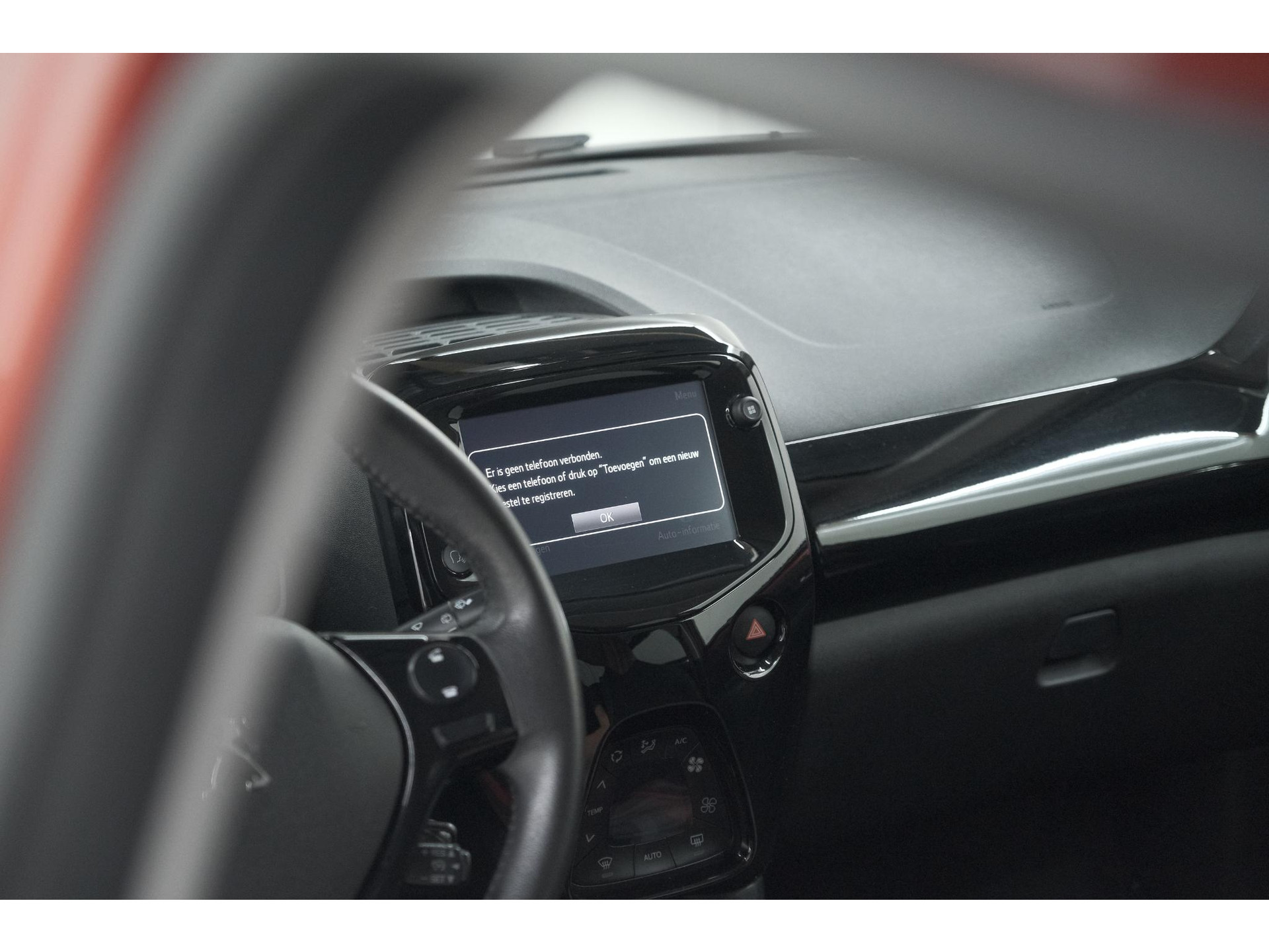 Peugeot 108 1.0 e-VTi Allure TOP! | Elektrisch Vouwdak | Trekhaak | Camera | Apple Carplay