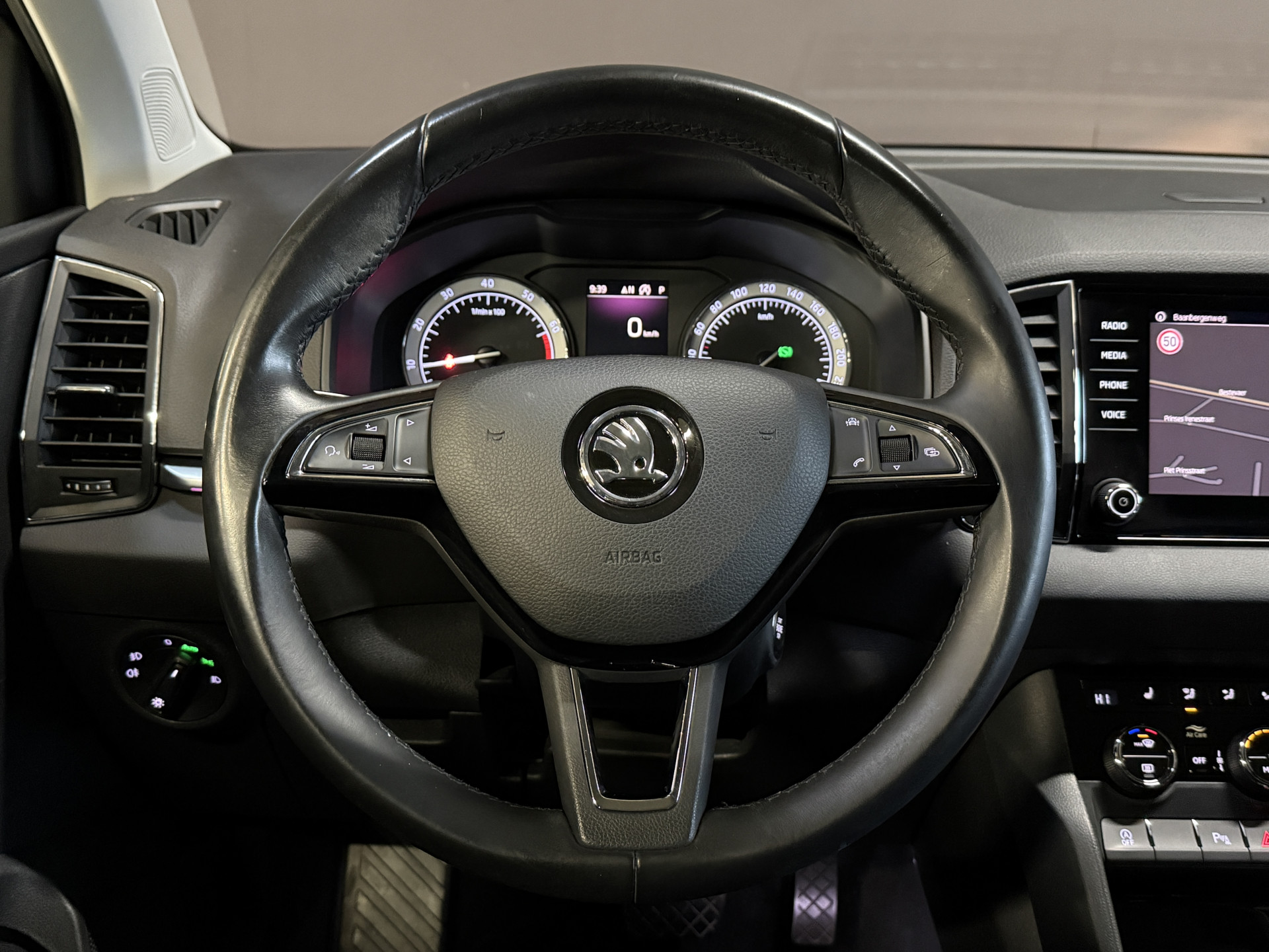 ŠKODA Karoq 1.0 TSI Style | Keyless | Apple carplay | Stoelverwarming