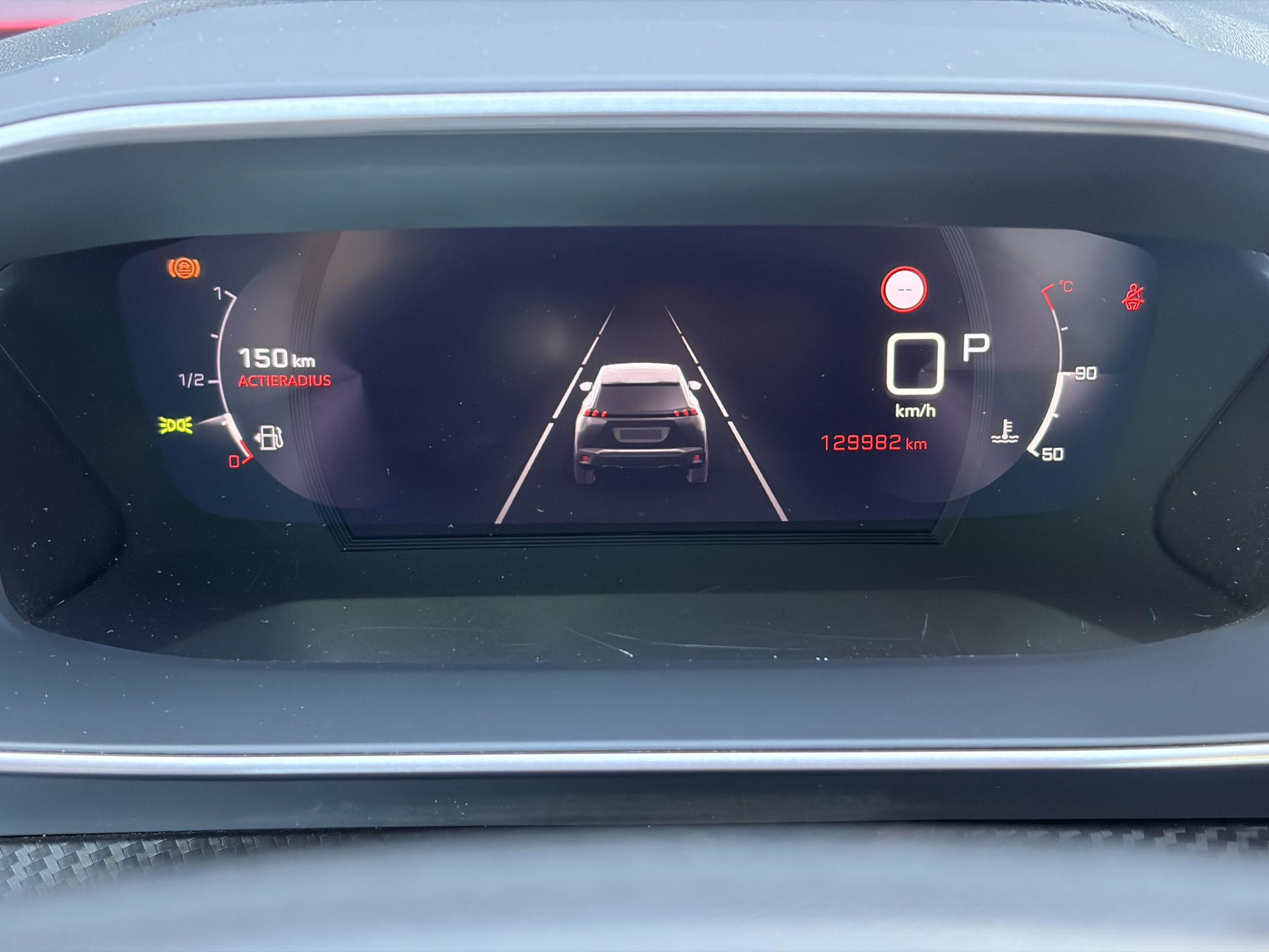 Peugeot 2008 1.2 PureTech Allure ✓Recent beurt gehad✓D-riem vv in 06-2025✓360° Camera✓Draadloze telefoonlader✓Carplay✓Keyless✓Automaat✓Trekhaak✓Halfleder✓Navi✓Clima✓Cruise✓131pk✓Lm velgen✓2e Eigenaar✓Pdc V+A✓Rijstrooksensor✓N.A.P✓Apk tot 04-2028