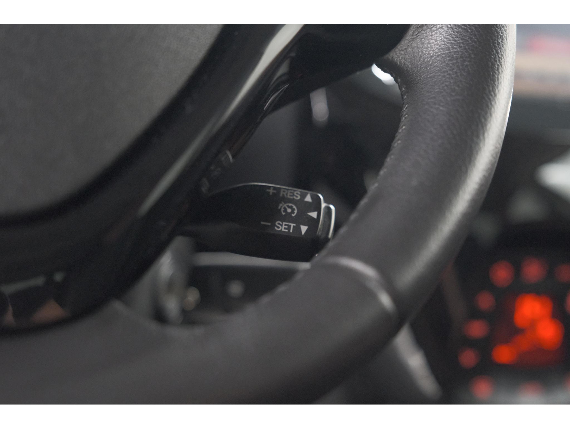 Peugeot 108 1.0 e-VTi Allure TOP! | Elektrisch Vouwdak | Trekhaak | Camera | Apple Carplay