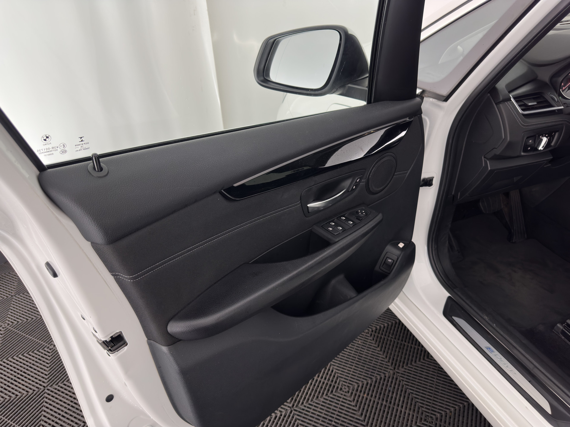 BMW 2-serie Active Tourer 225xe Sport-Line Centennial High Executive Aut. *FULL-LED | NAVI-FULLMAP | HEATED-SPORTSEATS | ECC | PRIVACY-GLASS | PDC | CRUISE | 18''ALU*