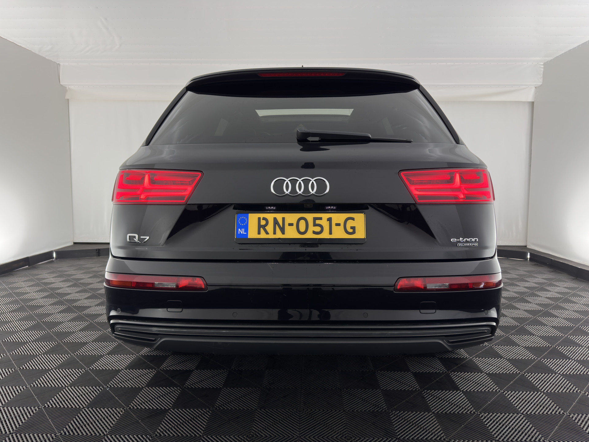 Audi Q7 3.0 TDI e-tron Quattro Premium (Plug-in) Aut. *PANO | HEAD-UP | NIGHT-VISION | LEATHER | AIR-SUSPENSION |  MATRIX-LED | TOP-VIEW | DIGI-COCKPIT | ADAPTIVE-CRUISE | BLIND-SPOT | AMBIENT-LIGHT |  VENTILATED-SEATS | NAVI-FULLMAP | ...