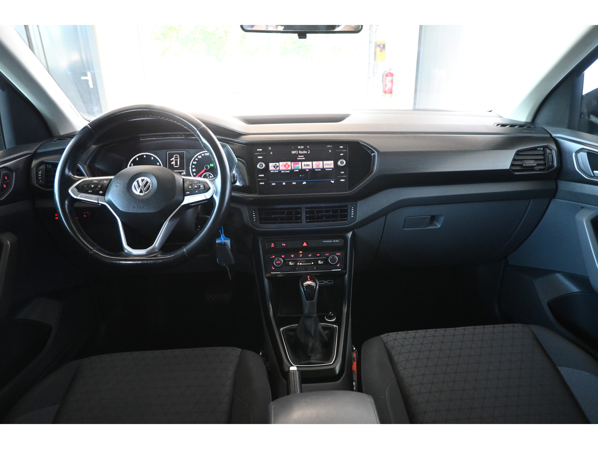 Volkswagen T-Cross 1.0 TSI Life Clima Adaptieve Cruise Carplay PDC Stoelverwarming 1e Eigenaar! Inruil Mogelijk!