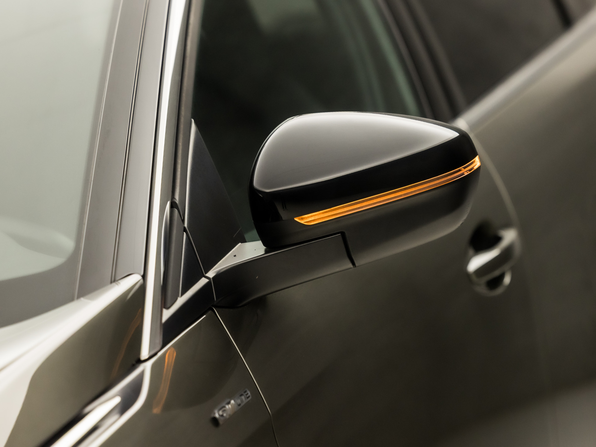 Peugeot 5008 1.6 e-THP GT-Line 165Pk Automaat (PANORAMADAK, NAPPA LEDER, MEMORY SEATS, STOELVERWARMING, 360 CAMERA, DRIVE MODE, KEYLESS, ADAPTIVE CRUISE, ELEK ACHTERKLEP, NIEUWSTAAT)