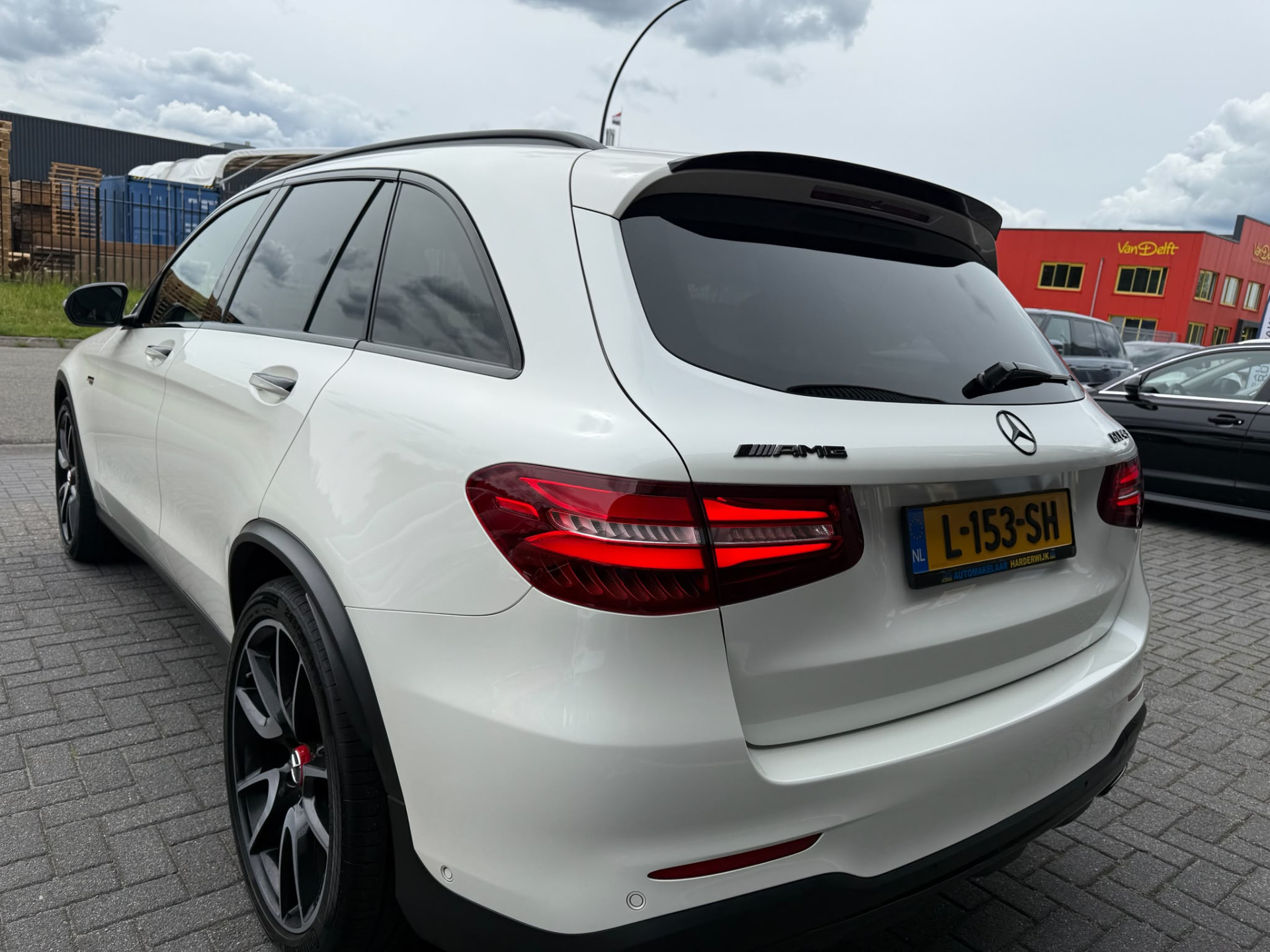 Mercedes-Benz GLC-klasse AMG 43 4MATIC | 3/6/12MND GARANTIE | KUIPSTOELEN | BURMESTER | MEMORY | PANO | ACC | STANDKACHEL | 360 CAMERA | BOMVOL | TREKHAAK |