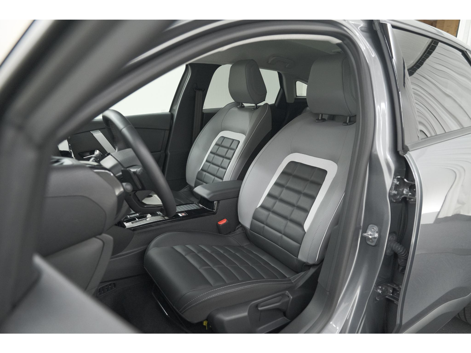 Citroen C4 1.2 Hybrid 145pk Max | Camera | Adaptieve Cruise Control | Navigatie