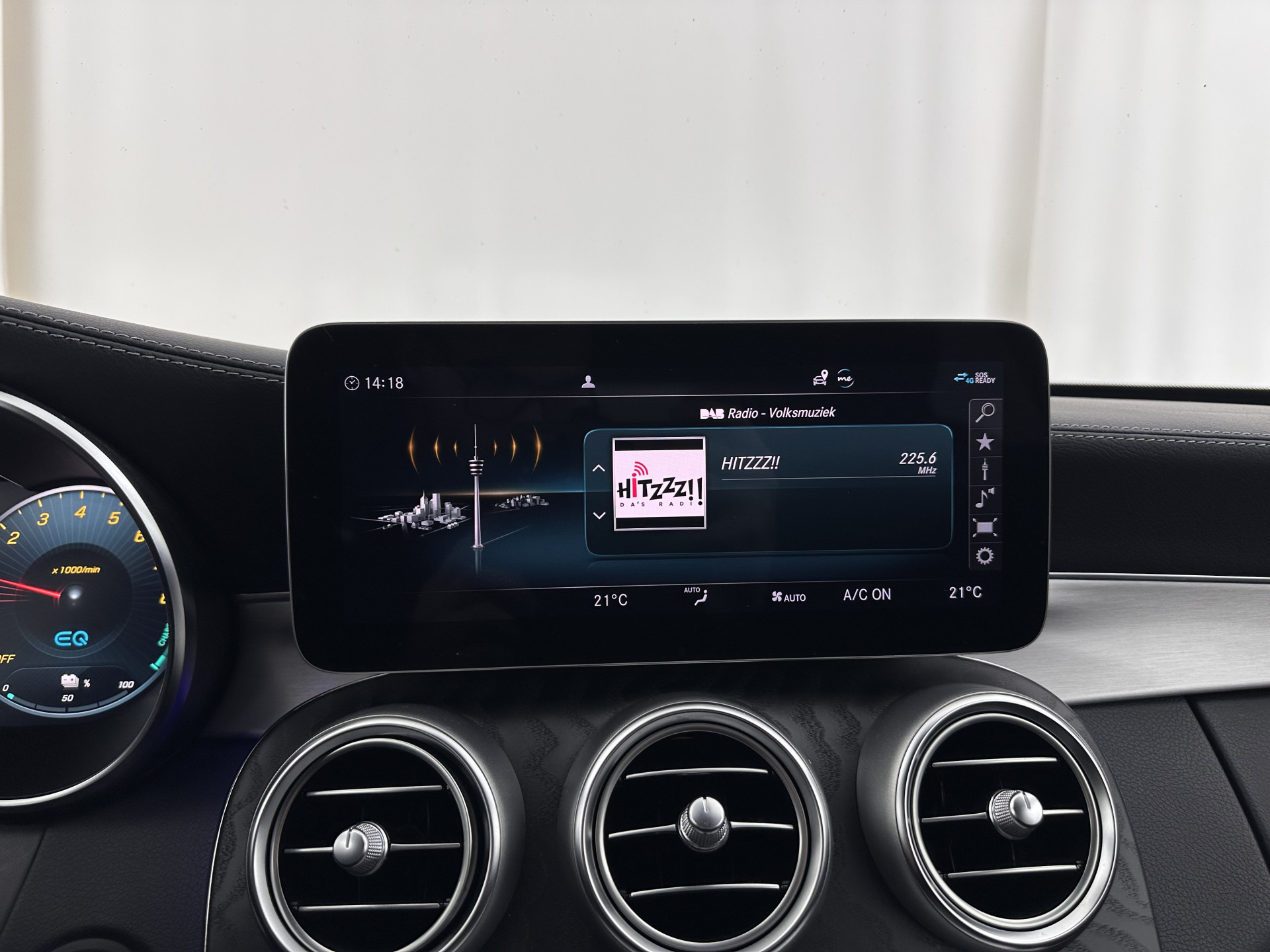 Mercedes-Benz C-klasse Estate 300 e AMG Limited Business Solution ( Plug-in ) (INCL-BTW) Aut. *LEATHER-ALCANTARA | FULL-LED | NAVI-FULLMAP | TOPVIEW | BLINDSPOT | PREMIUM-AUDIO | DAB | CARPLAY | AMBIENTLIGHT | DIGI-COCKPIT | SPORTSEATS | TOWBAR | 18"ALU*