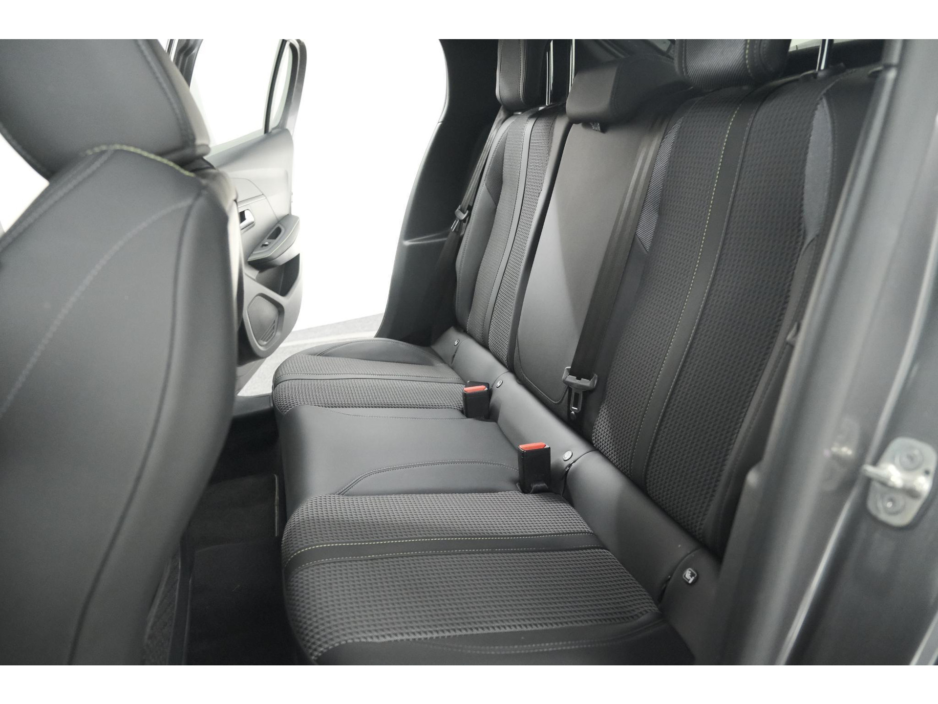 Peugeot 208 PureTech 100 GT | Camera | Adaptieve Cruise Control | Navigatie | Apple Carplay