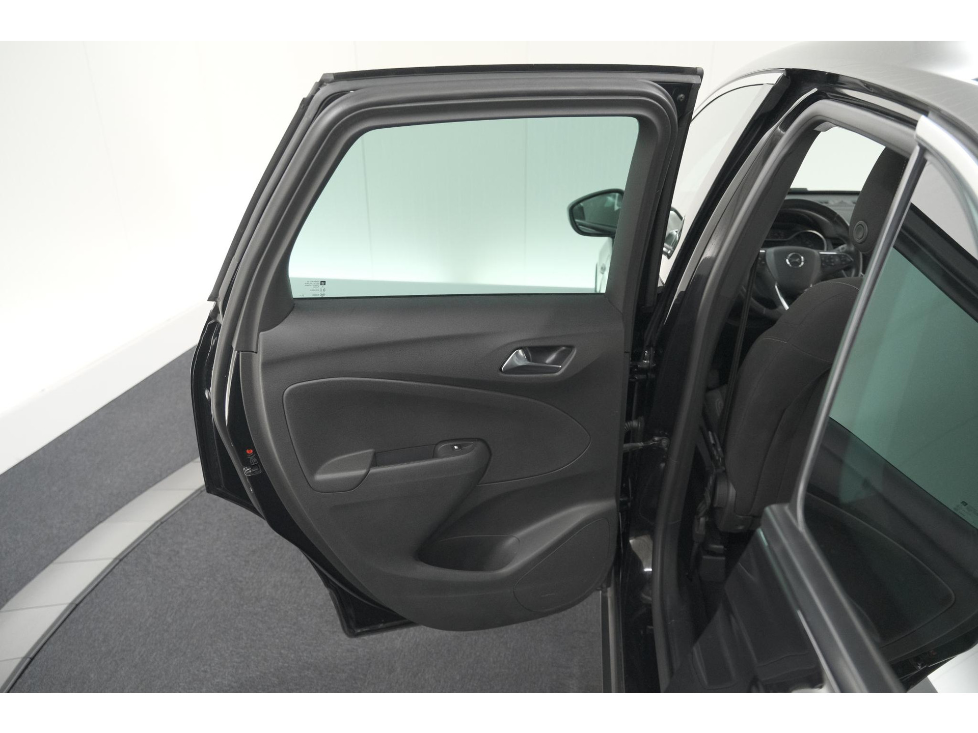 Opel Crossland 110 Turbo Business Elegance | Camera | Dodehoekdetectie | Navigatie | Apple Carplay