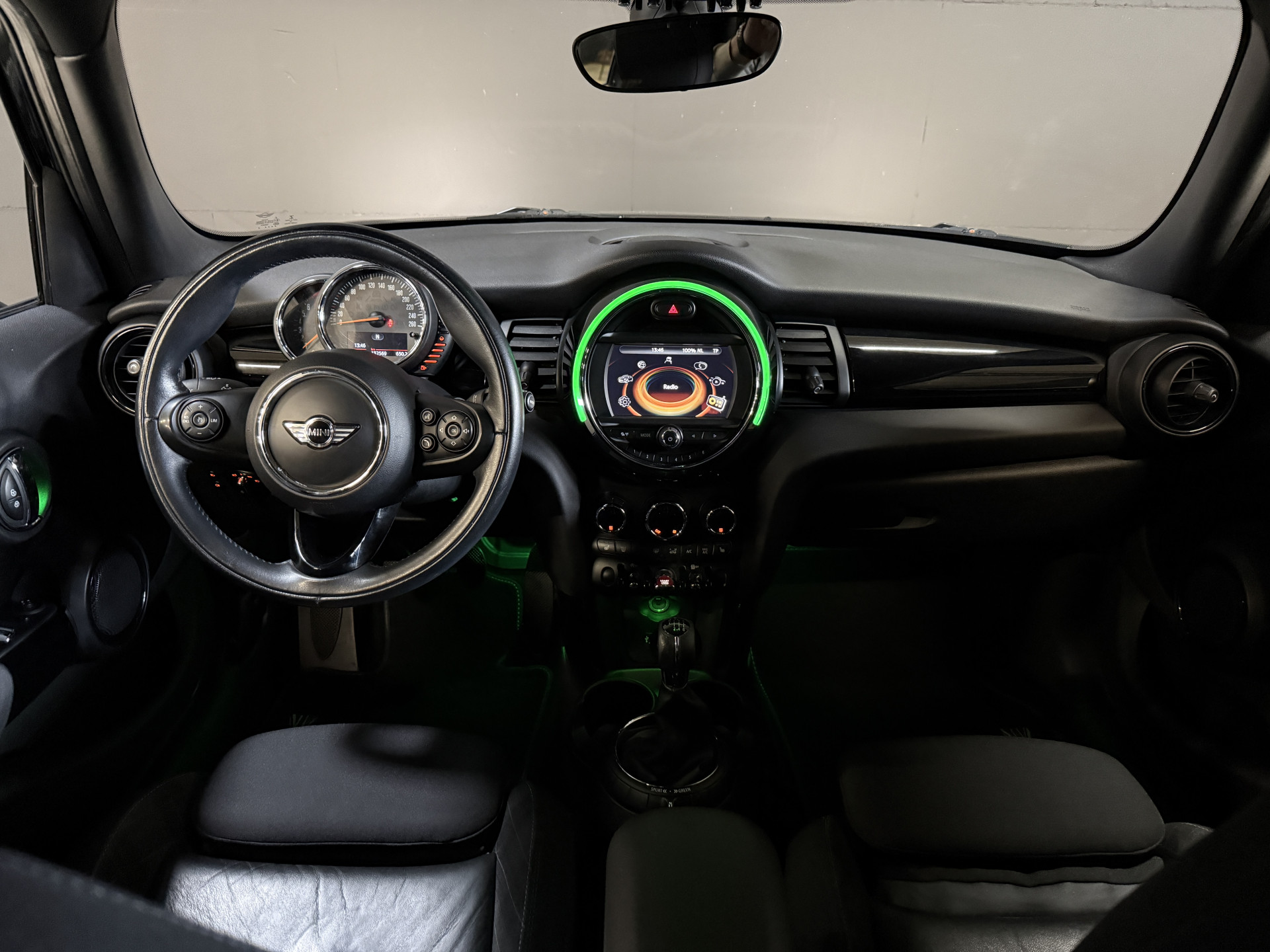 MINI 5-Deurs 1.5 Cooper Chili Serious Business | Stoelverwarming | Sportstoelen | Clima | Cruise