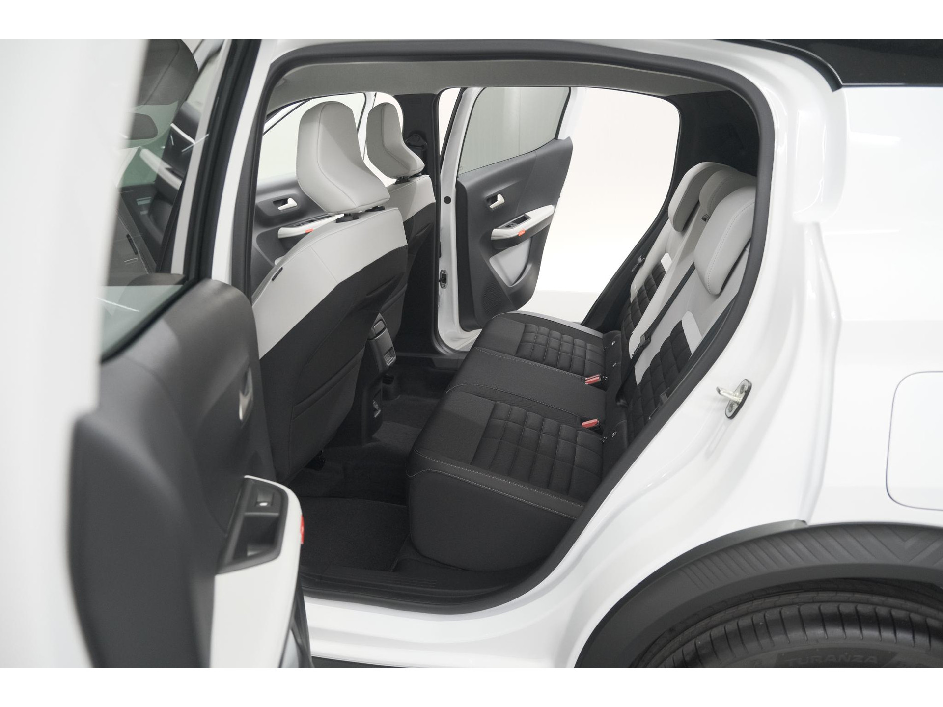 Citroen C3 Aircross 1.2 Hybrid 145pk Max | Camera | Dodehoekdetectie | Apple Carplay