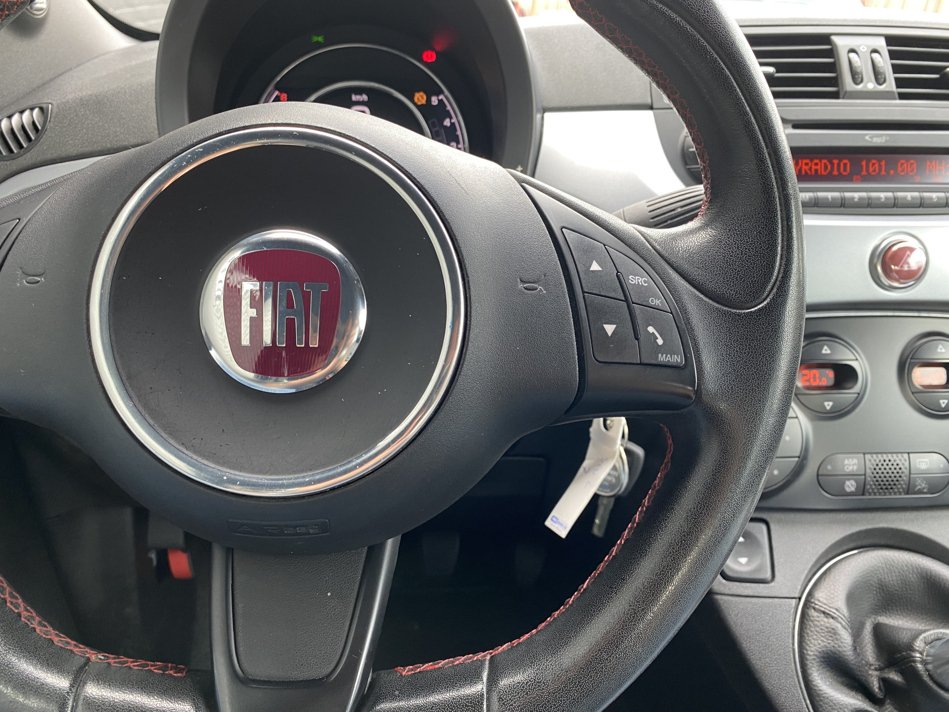 Fiat 500 C 0.9 TwinAir Turbo 500S Sport | leder interieur | climate control | parkeersensoren | all season banden | NL auto