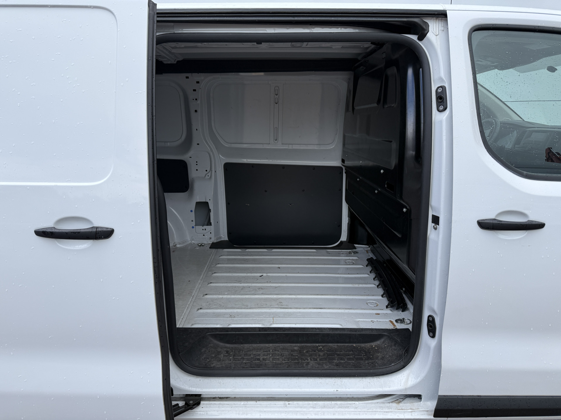 Toyota ProAce Electric Worker 75kWh 136PK L3 XL 348km WLTP EV Snelladen Climate control Cruise control Laadkabel
