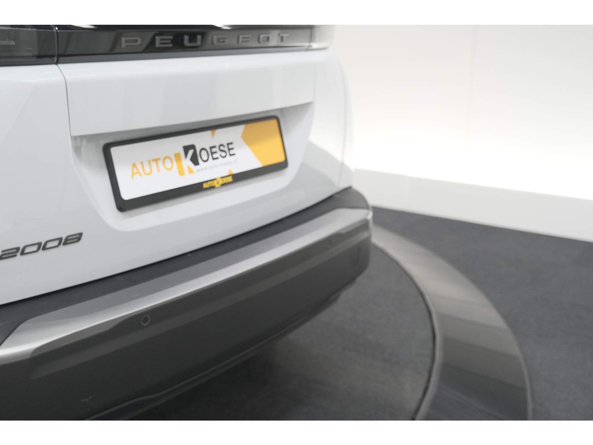 Peugeot e-2008 EV Allure 54 kWh | 97,9% SOH | 11 KW Lader | Apple Carplay | Parkeersensoren