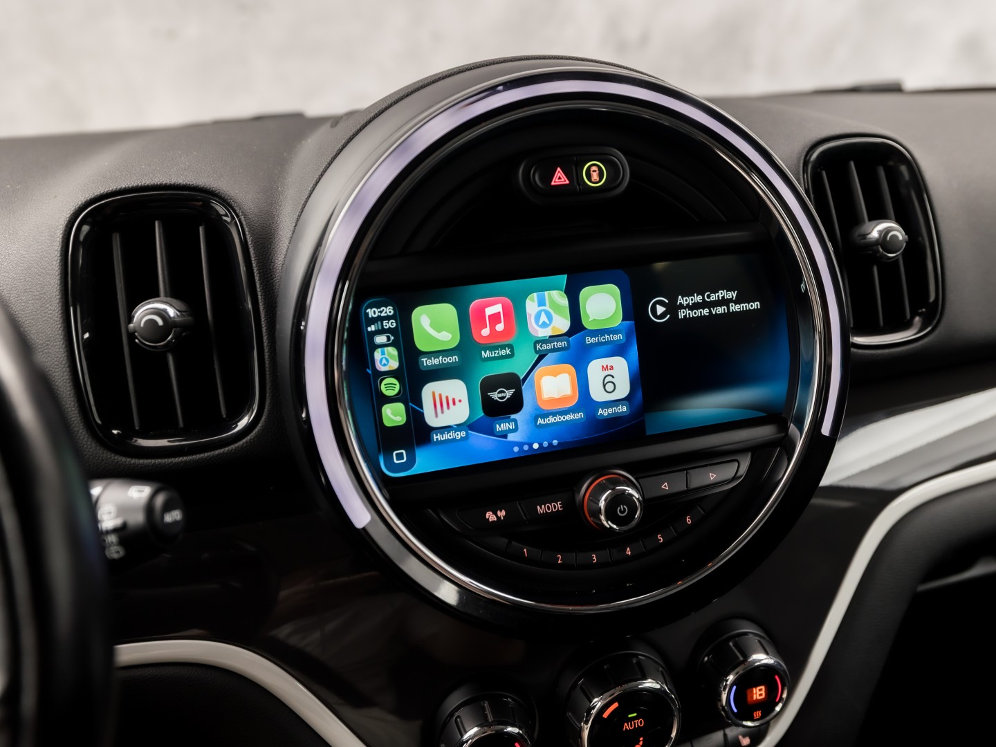MINI Countryman 1.5 Cooper SE ALL4 Chili 225Pk Automaat (APPLE CARPLAY, GROOT NAVI, LEDER, STOELVERWARMING, SPORTSTOELEN, GETINT GLAS, ADAPTIVE CRUISE, NIEUWSTAAT)