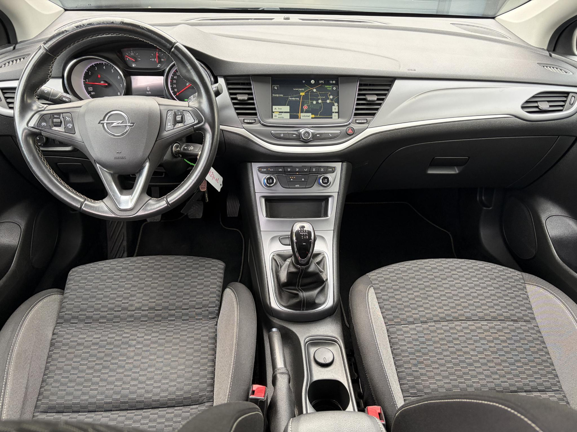 Opel Astra Sports Tourer 1.2 Edition ✓131pk✓2e Eigenaar✓Trekhaak✓Navi✓Airco✓Cruise✓Pdc V+A✓Lm velgen✓Dealer Onderhouden✓Comfortstoelen✓N.A.P✓Apk tot 07-2028