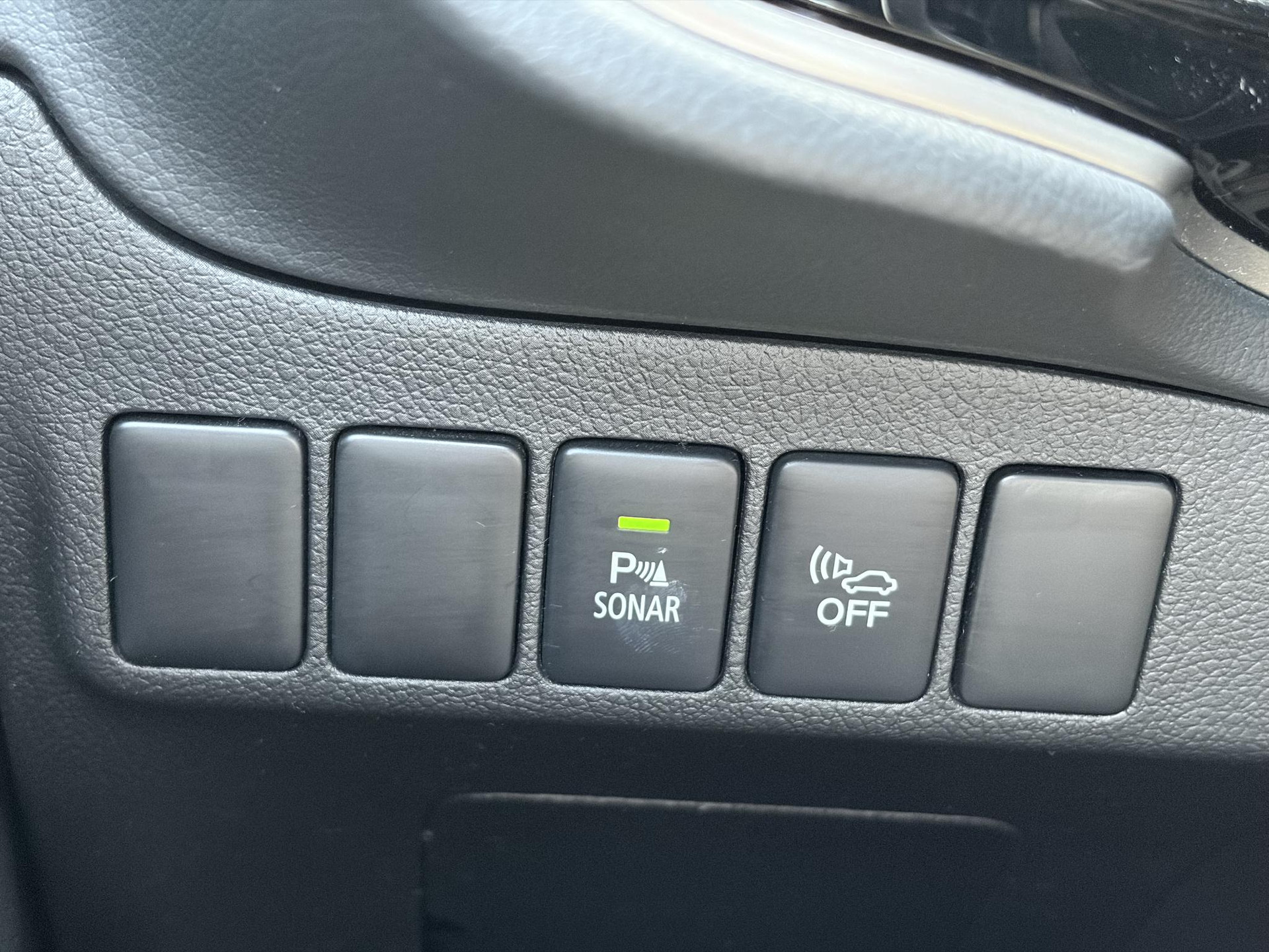 Mitsubishi Outlander 2.4 PHEV Intense ✓1e Eigenaar✓Trakhaak✓SOH 67%✓Carplay✓Camera✓Alcantara-Leder✓Stoelverw-Stoelverkoeling✓Clima✓Cruise✓Pdc V+A✓Keyless✓Net beurt gehad✓18" Lmv✓N.A.P✓Apk tot 10-2027