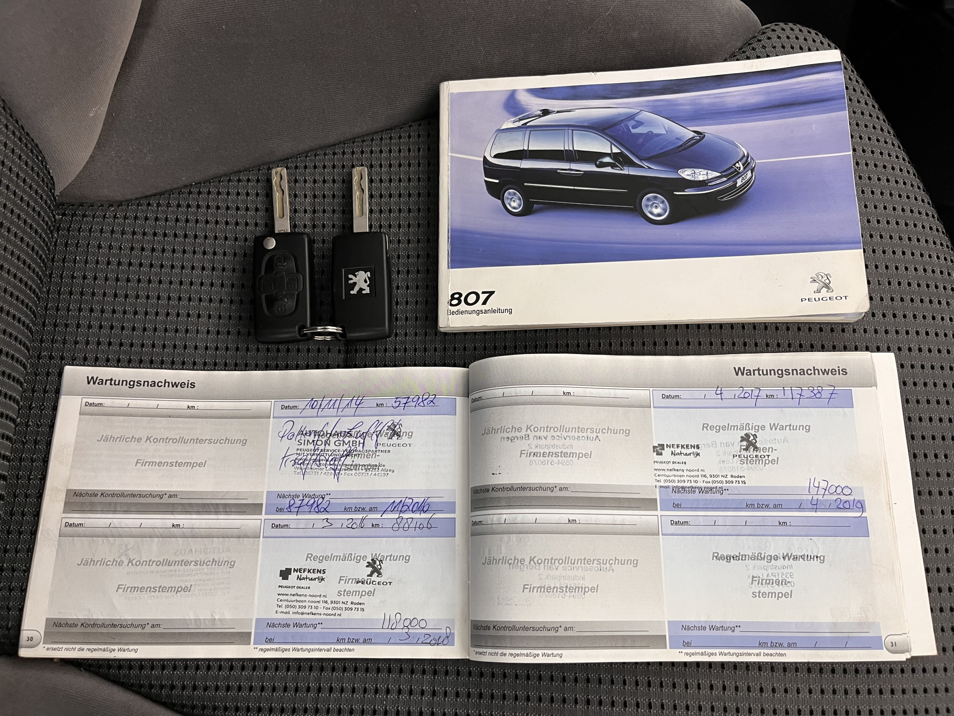 Peugeot 807 2.0 HDiF ST [ 7-Pers. ] Aut. *NAVI-FULLMAP | XENON | VELOURS-COMFORT-SEATS | HEATED-SEATS | ECC | PDC | CRUISE | TOWBAR | 16''ALU*