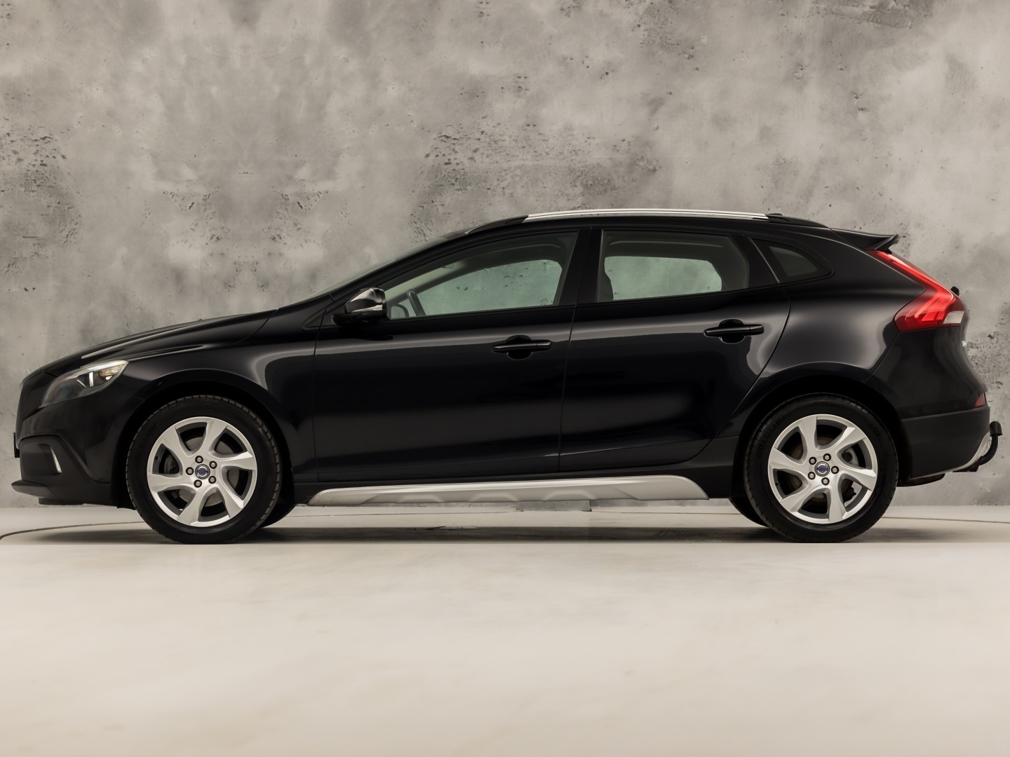 Volvo V40 Cross Country 1.6 T4 Sport 179Pk (NAVIGATIE, CLIMATE, TREKHAAK, SPORTSTOELEN, PARKEERSENSOREN, CRUISE, NIEUWSTAAT)
