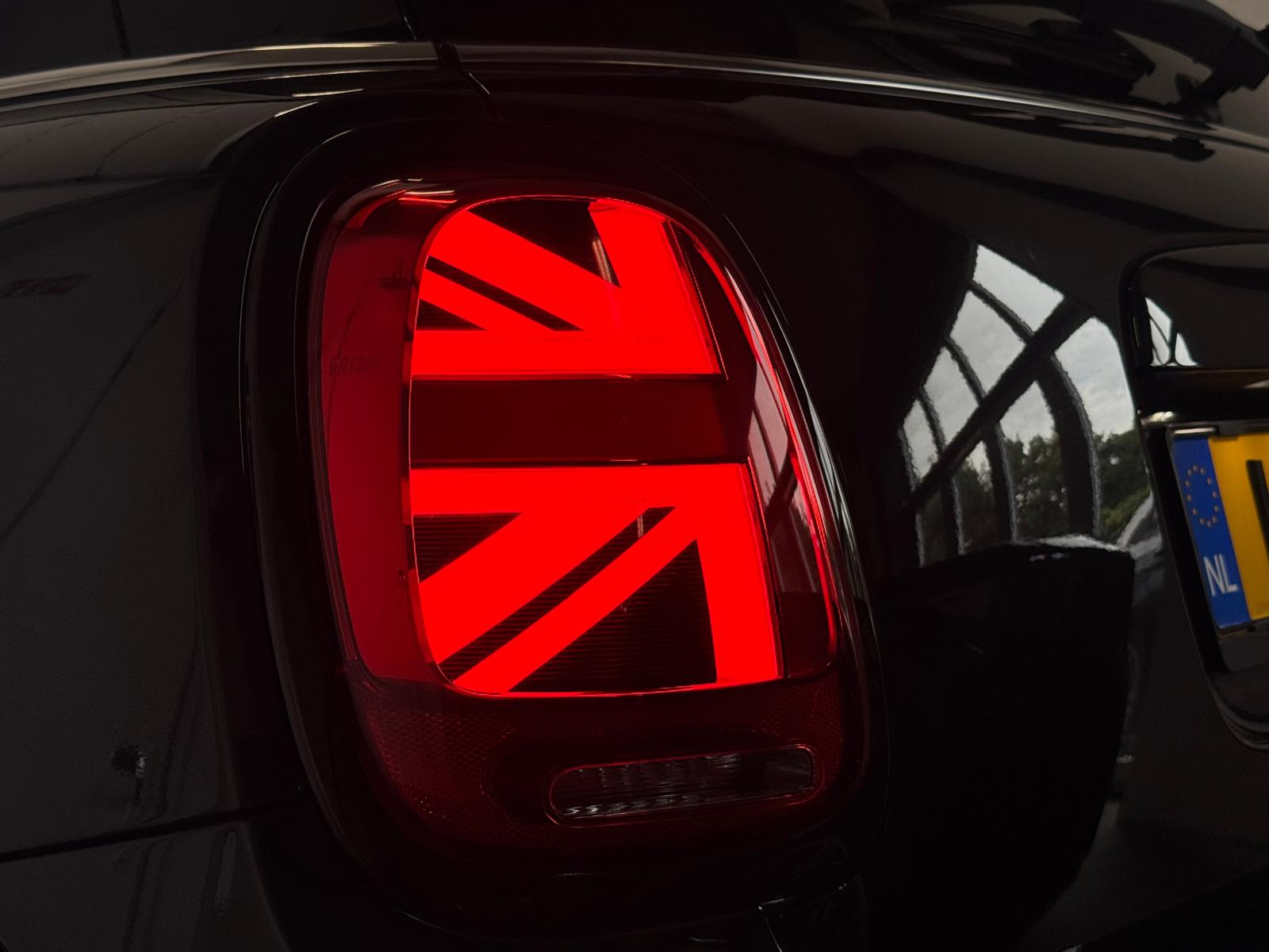 MINI 3-Deurs 2.0 Cooper S 192PK John Cooper Works Pano Schaalstoelen