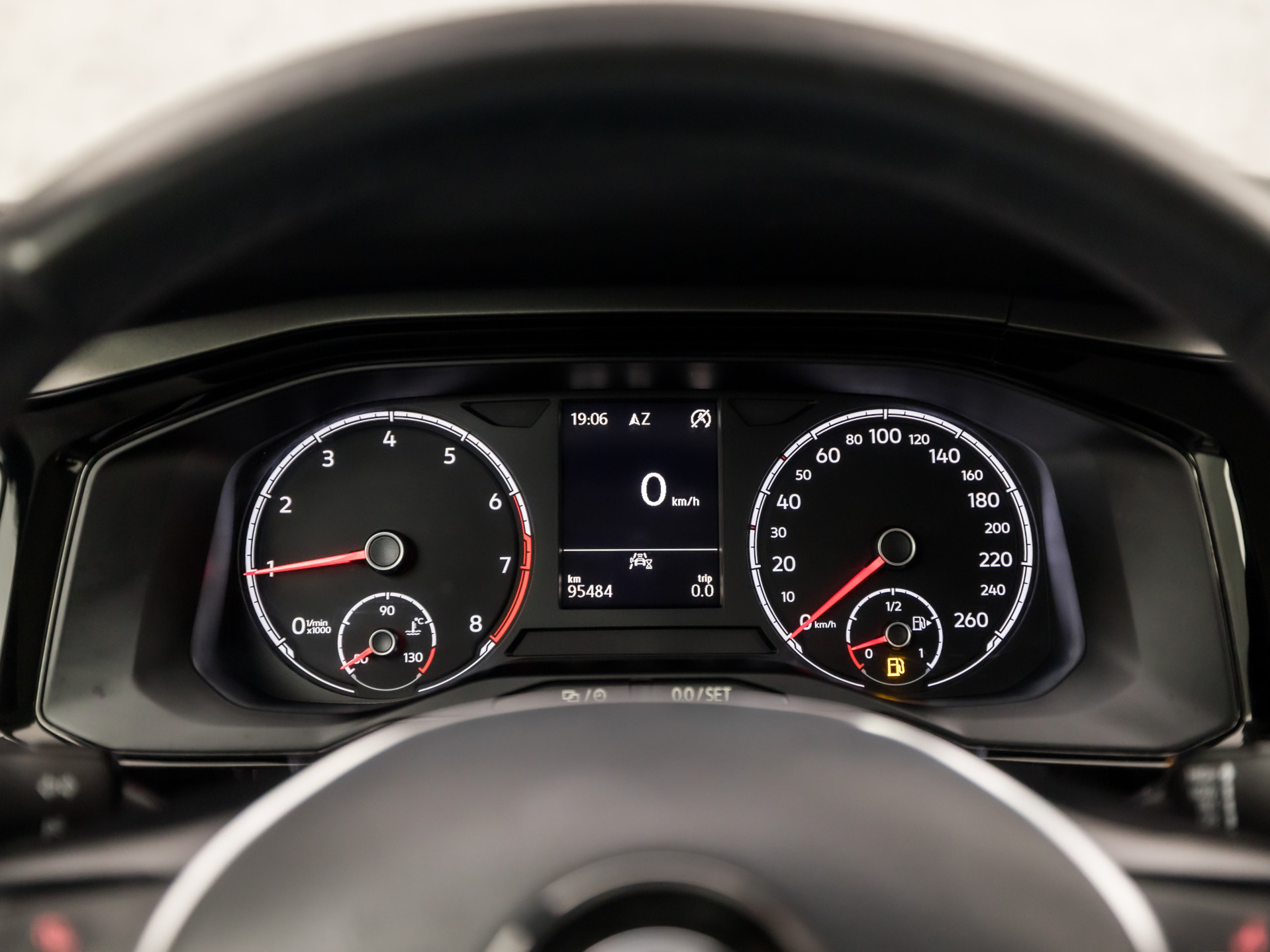 Volkswagen Polo 1.0 TSI Sportline (APPLE CARPLAY, GROOT NAVI, CLIMATE, CAMERA, SPORTSTOELEN, LM VELGEN, ADAPTIVE CRUISE, MODE KNOP, PARKEER ASSISTENT, PARKEERSENSOREN, NIEUWSTAAT)