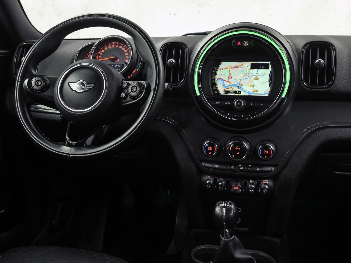 MINI Countryman 1.5 Cooper Chili (NAVIGATIE, CLIMATE, LEDER, PARKEERSENSOREN, SPORTSTOELEN, CRUISE, NIEUWE APK, NIEUWSTAAT)