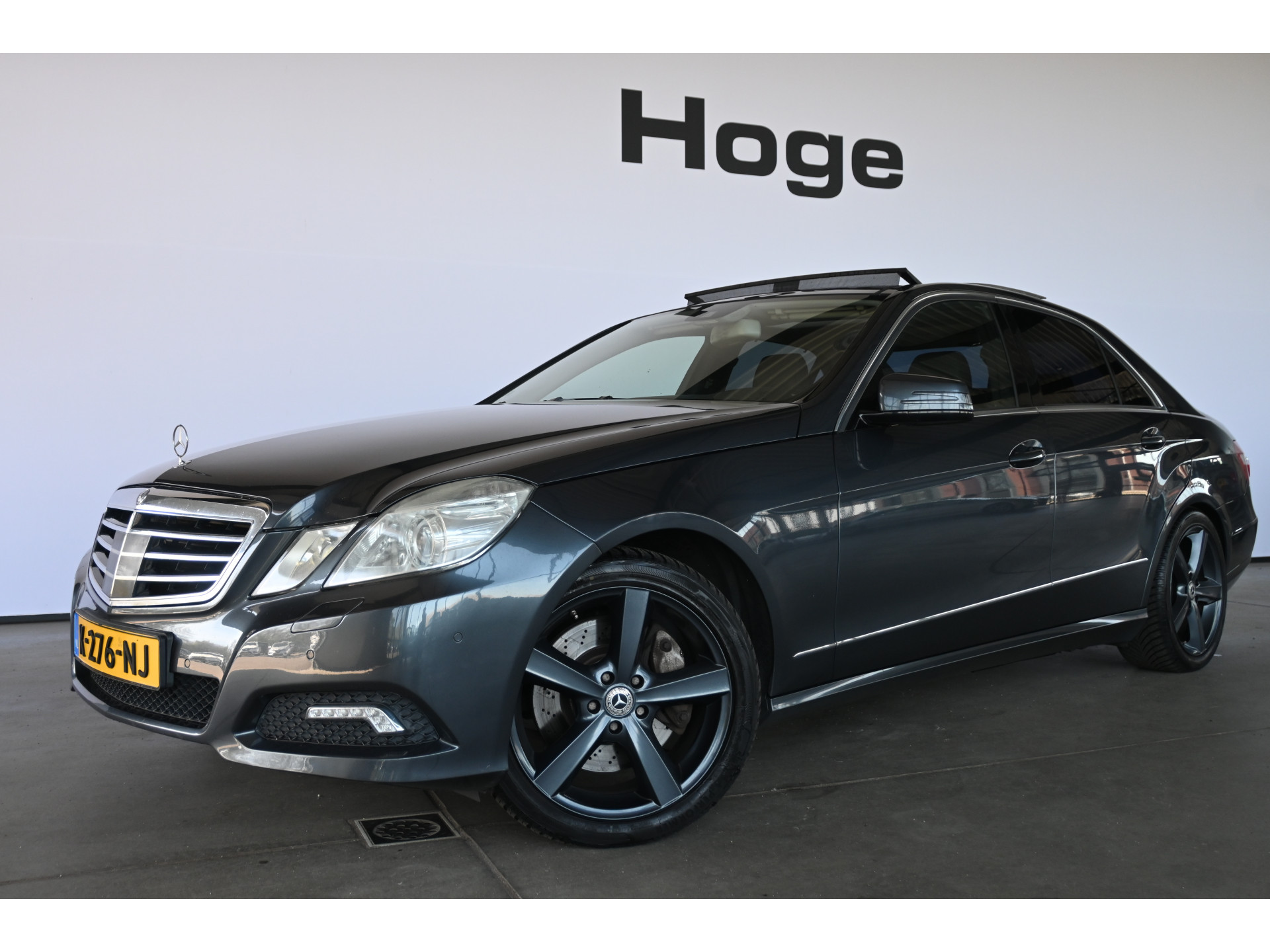 Mercedes-Benz E-klasse 500 Elegance V8 Automaat Clima Panoramadak Trekhaak PDC Stoelverwarming Cruise control Goed Onderhouden! Inruil Mogelijk!