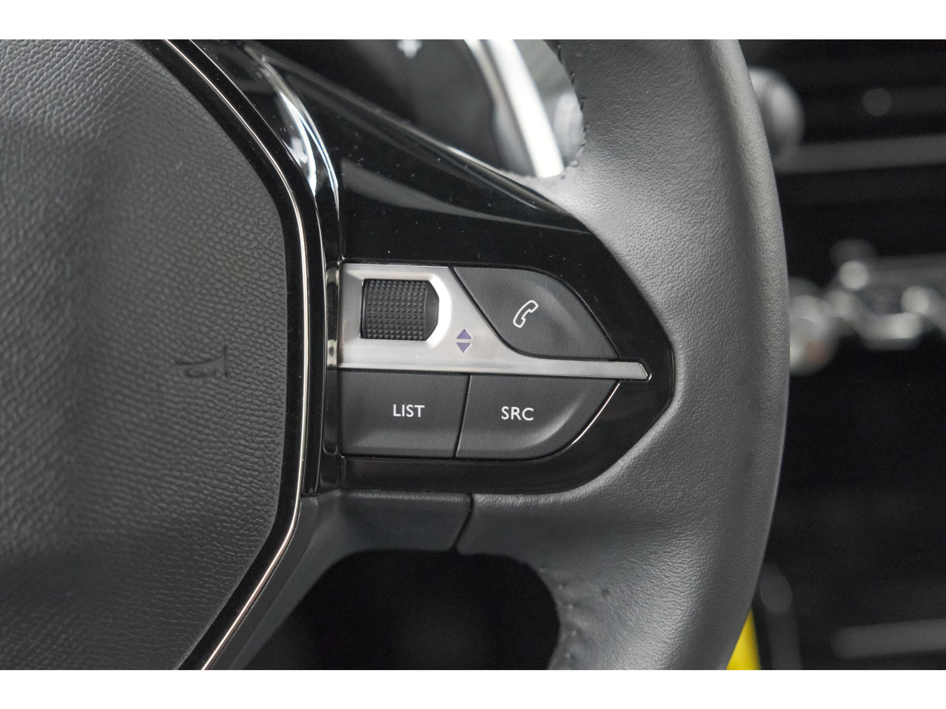 Peugeot 2008 Hybrid 136 e-DCS6 Allure | 360 Camera | Adaptieve Cruise Control | Dodehoekdetectie | Navigatie