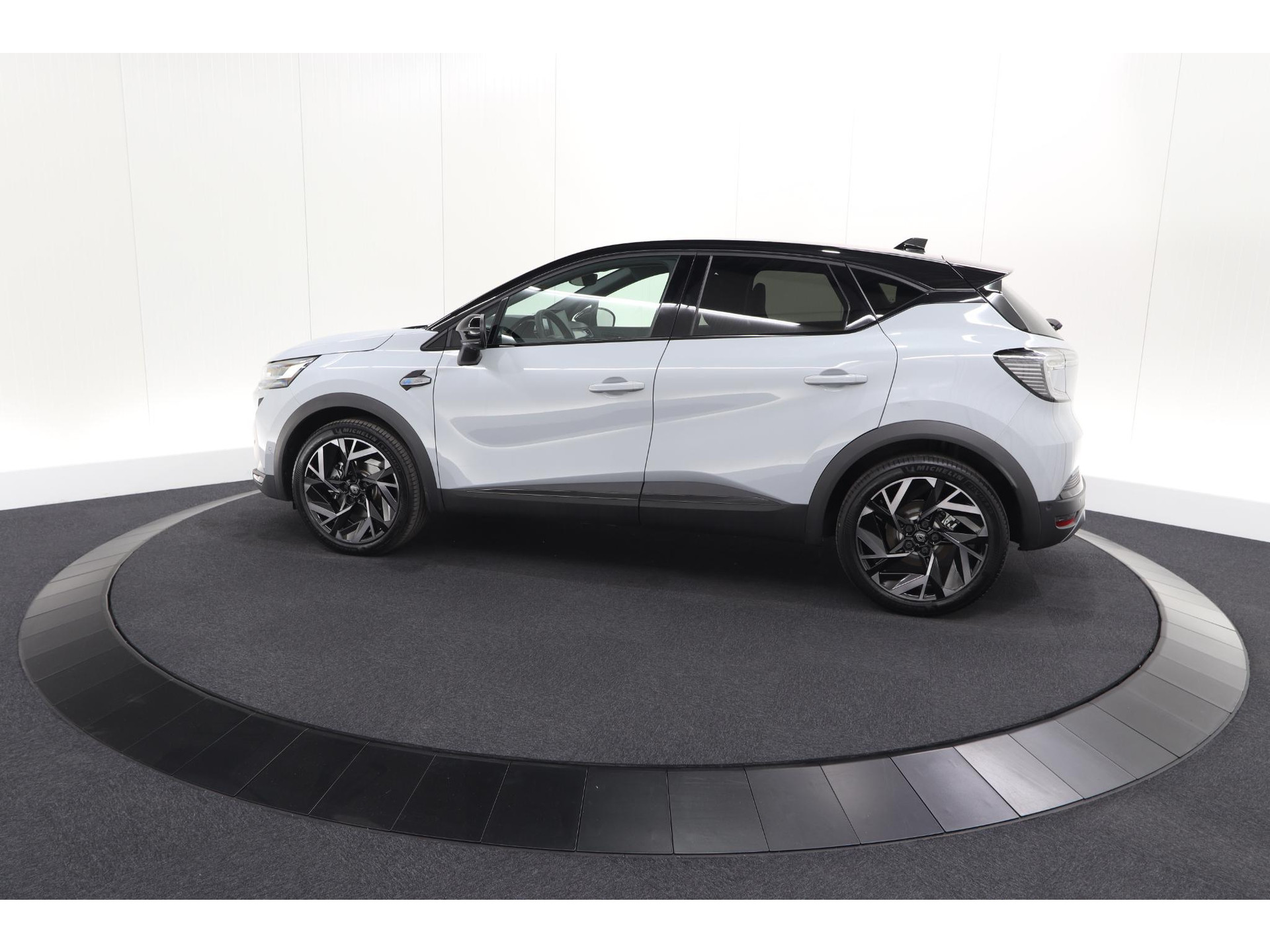 Renault Captur 1.8 E-Tech Full Hybrid 160 Esprit Alpine | Rondom Camerazicht | Dodehoekdetectie | Adaptieve Cruise Control