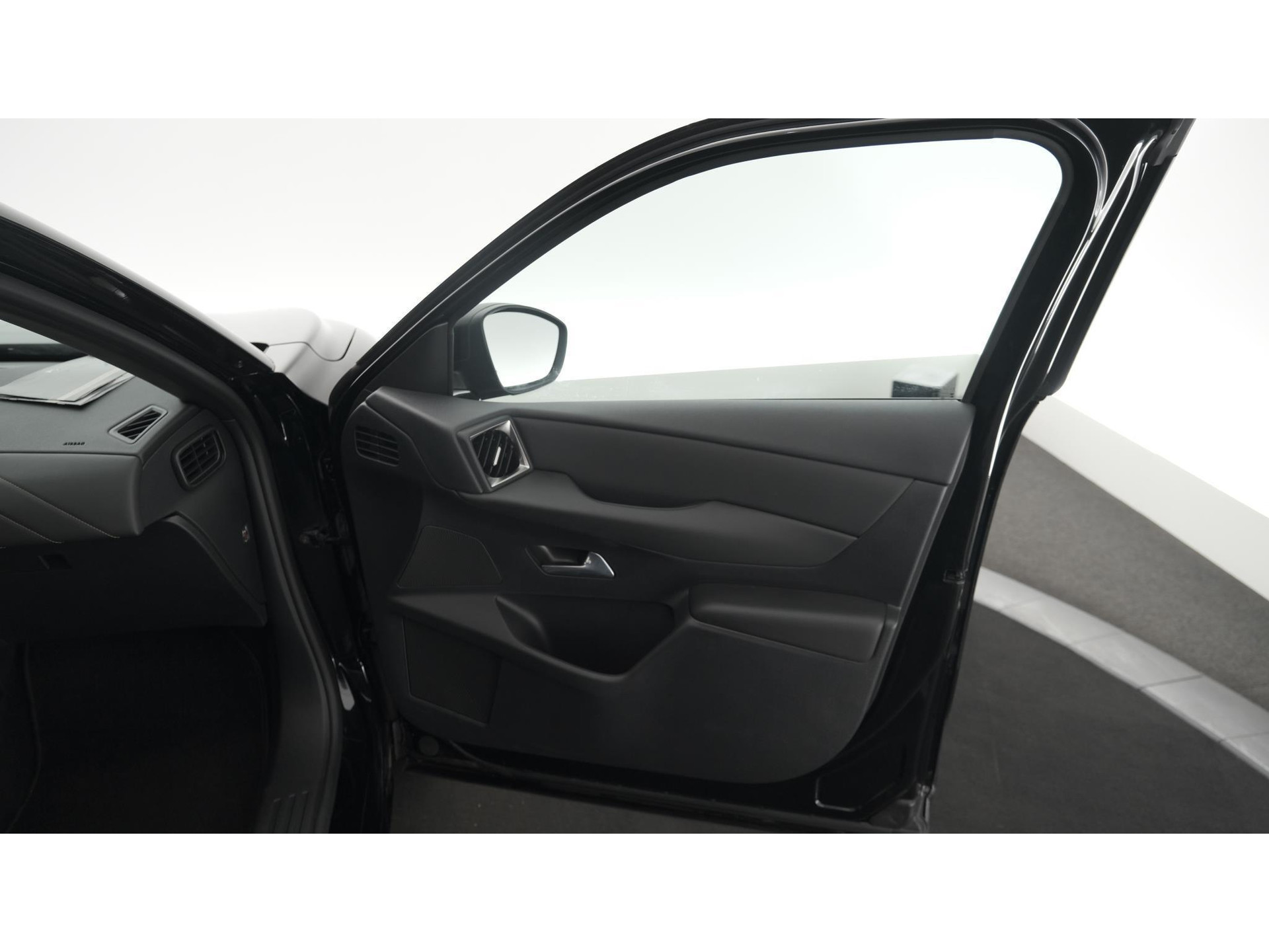 DS 3 Crossback PureTech 100 Montmartre | Parkeersensoren | Apple Carplay | Allseason Banden | Navigatie | Climate Control