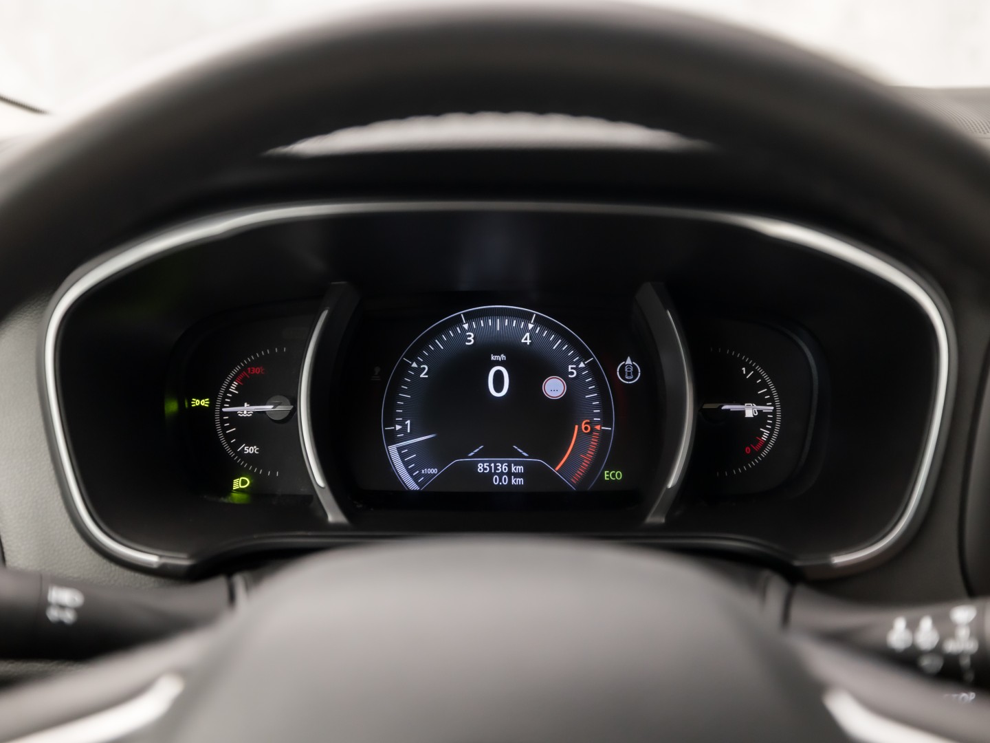 Renault Mégane Estate 1.2 TCe Bose Sport (APPLE CARPLAY, NAVIGATIE, LEDER, CAMERA, GETINT GLAS, SPORTSTOELEN, PARKEERSENSOREN, CRUISE, NIEUWSTAAT)