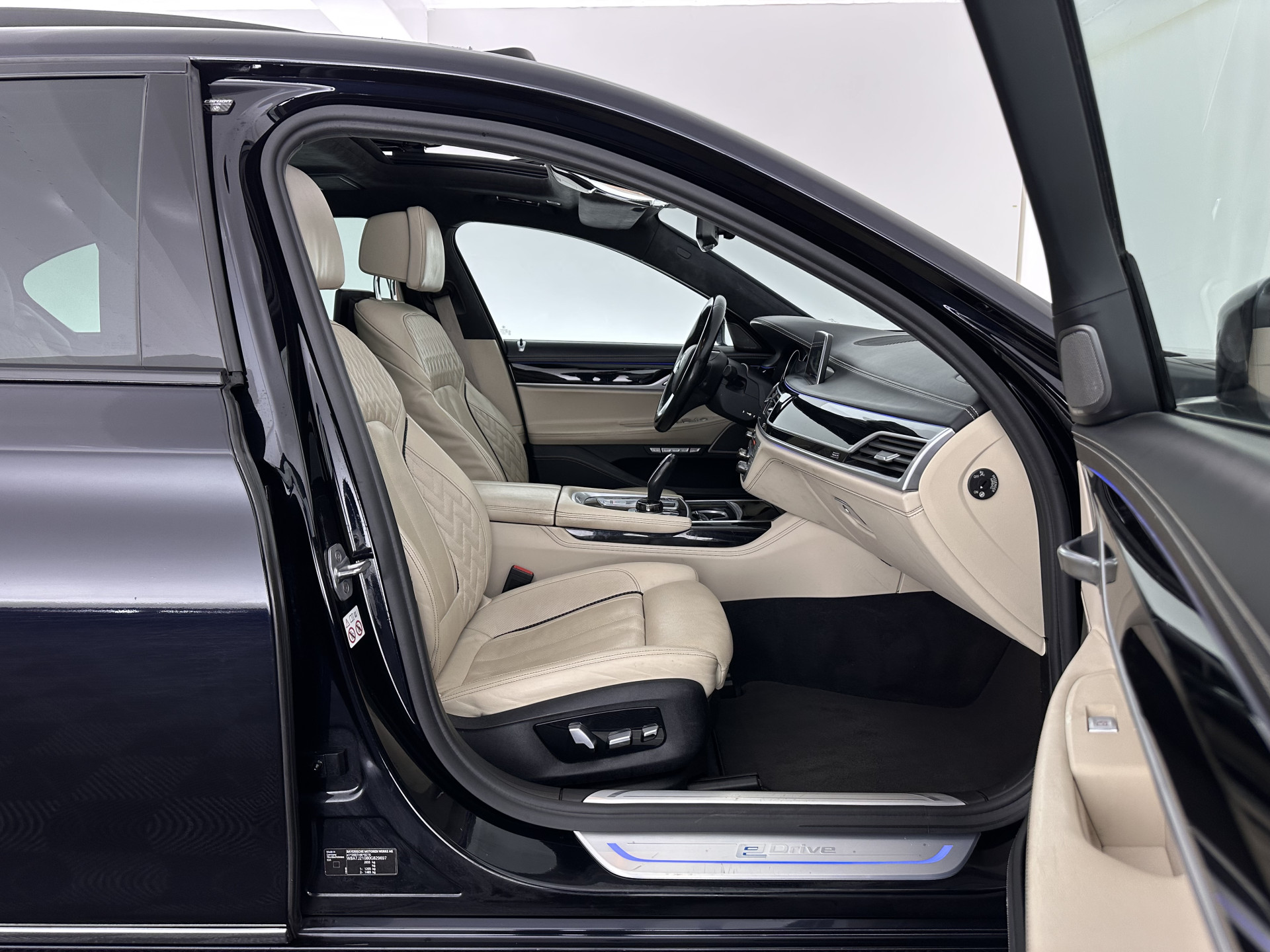 BMW 7-serie 740Le xDrive iPerformance High Executive (Plug-In) Aut. *PANO | LEATHER | MASSAGE | HARMAN/KARDON | MEMORY-PACK | BLIS | TOPVIEW |  HEAD-UP | ADAPTIVE-CRUISE | FULL-LED | ENTERTAINMENT | DAB+ | ..