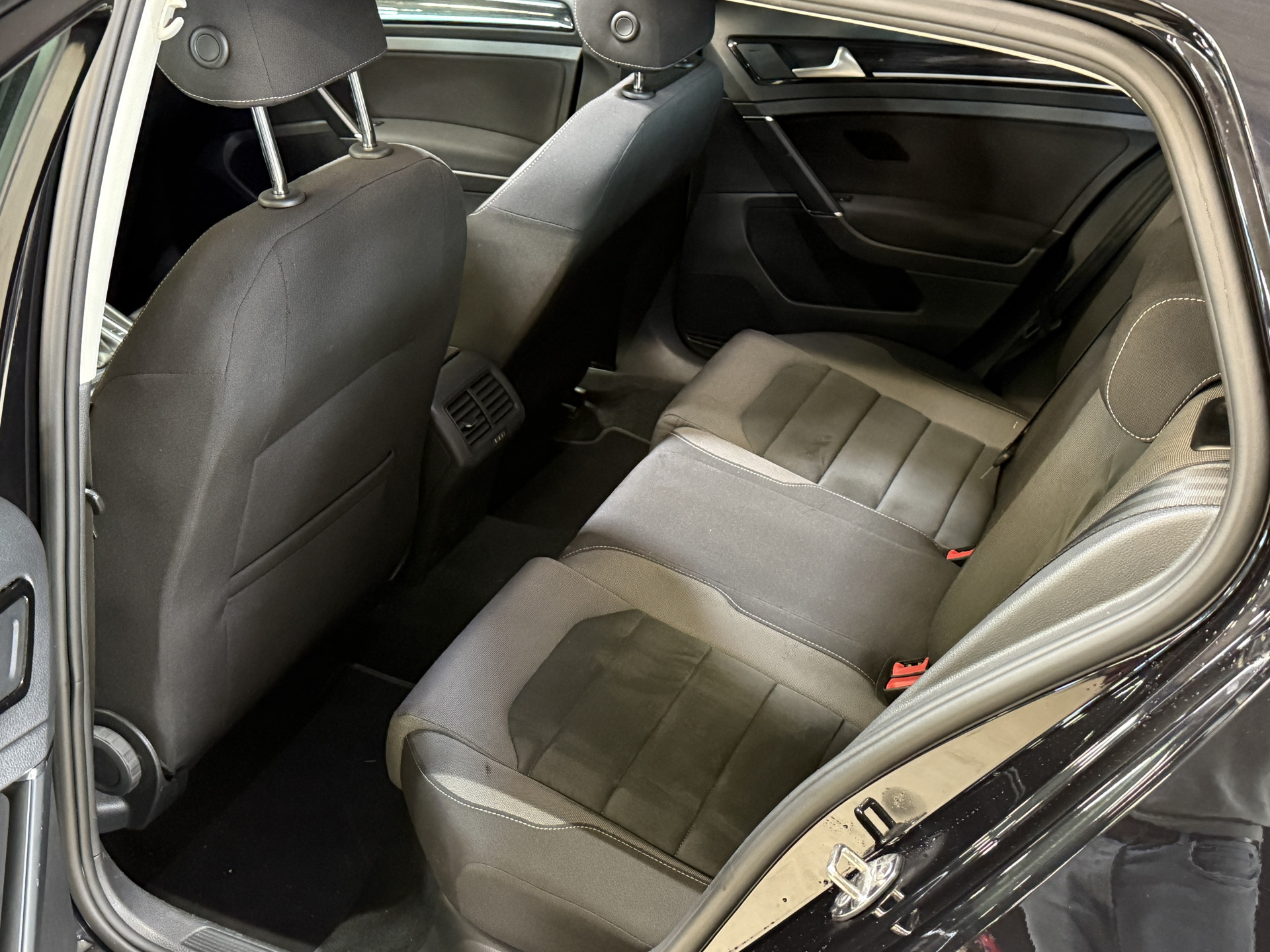 Volkswagen Golf 1.5 TSI Highline Business R | Distr.riem vv 207.000km | Stoel/Stuurverw. | Panoramadak |