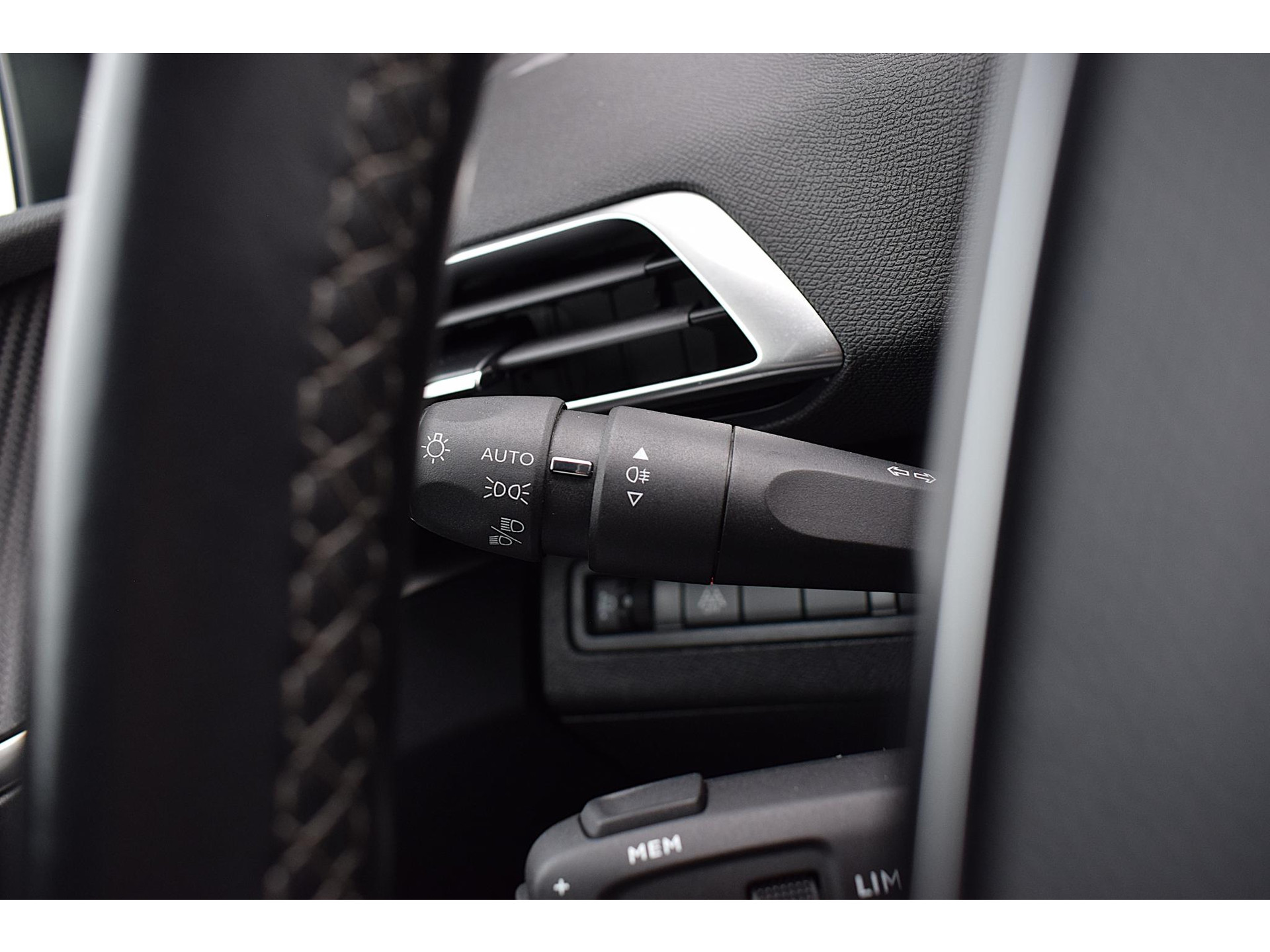 Peugeot 3008 1.2 PureTech Allure | Half Leer | Camera | HUD | Apple CarPlay