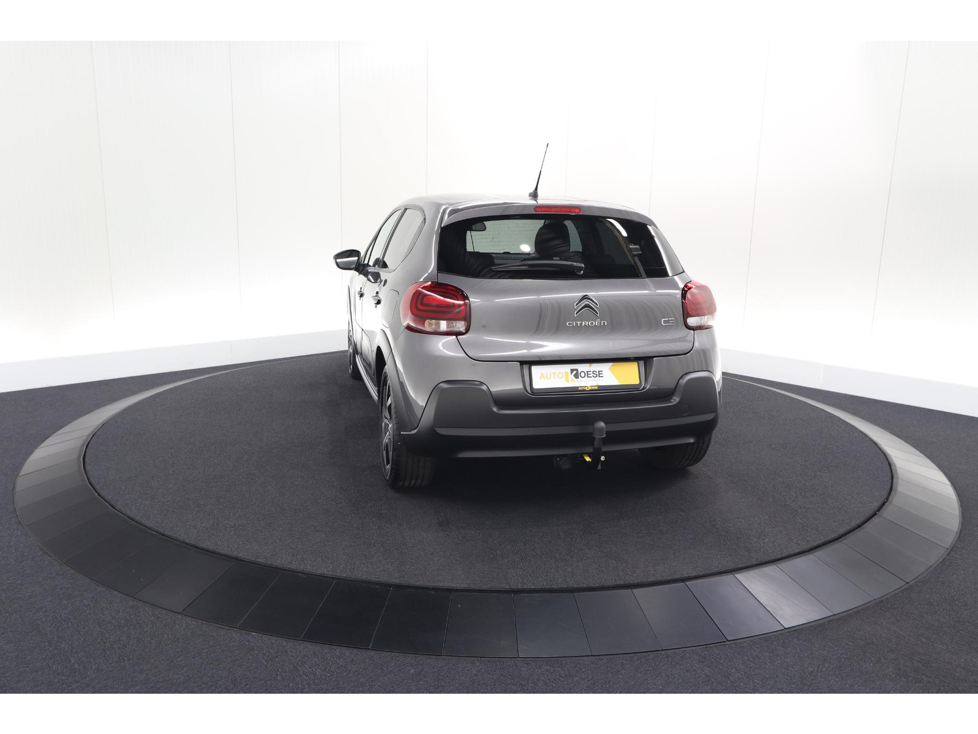 Citroen C3 PureTech 82 Max | Trekhaak | Keyless | Camera | Parkeersensoren | Navigatie | Stoelverwarming