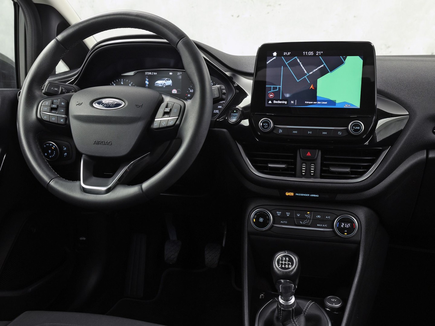 Ford Fiesta 1.0 EcoBoost Titanium Sport (APPLE CARPLAY, GROOT NAVI, CLIMATE, CAMERA, SPORTSTOELEN, ADAPTIVE CRUISE, KEYLESS, PARKEERSENSOREN, NIEUWSTAAT)