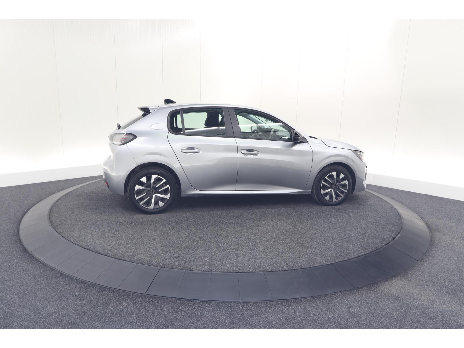 Peugeot 208 PureTech 100 Active | Parkeersensoren | Navigatie | Apple Carplay
