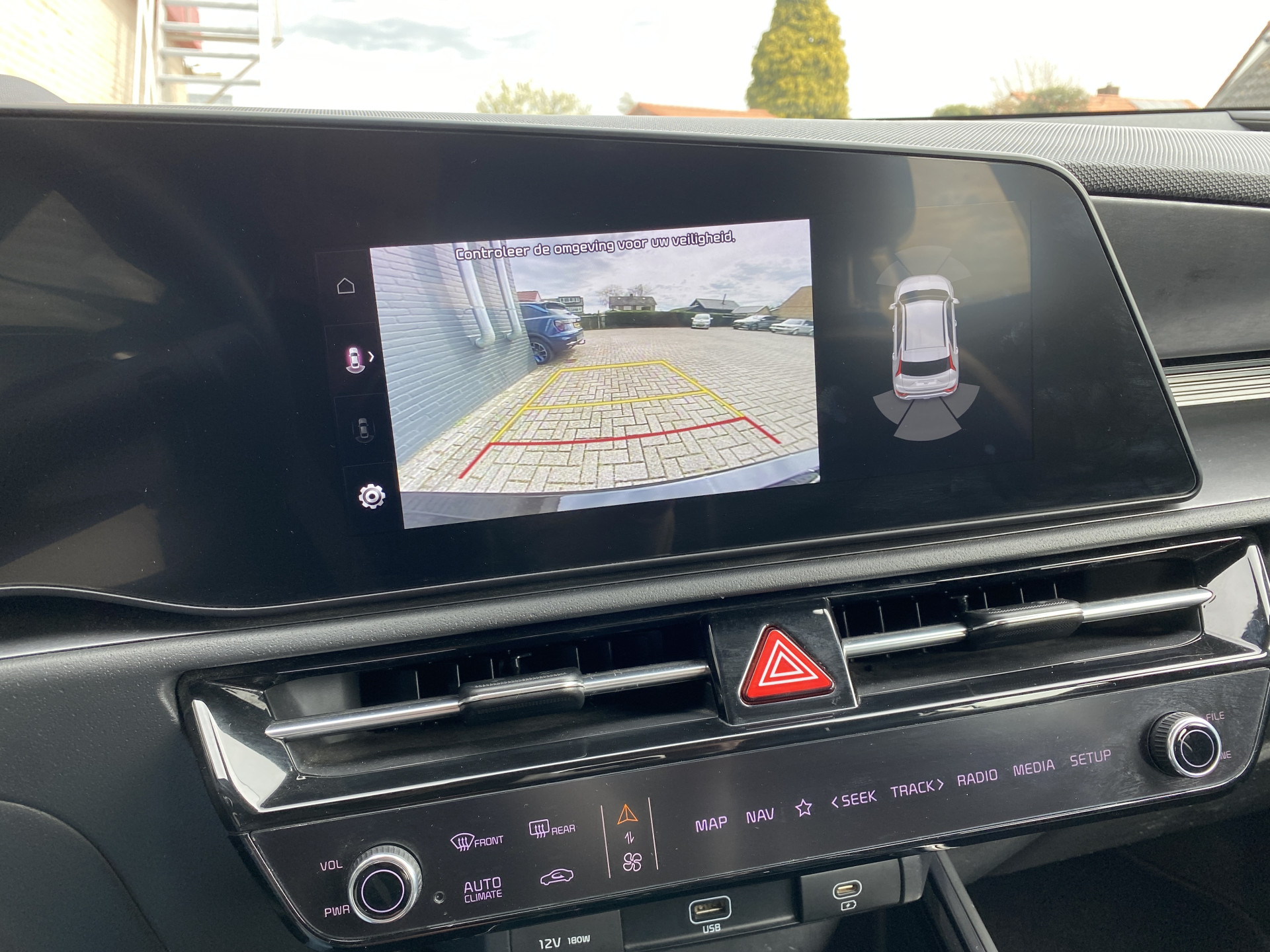 Kia Niro 1.6 GDi PHEV 184 pk DynamicLine AUT. | 1e eigenaar | navigatie | adaptieve cruise | camera | 2 laadkabels | keyless entry