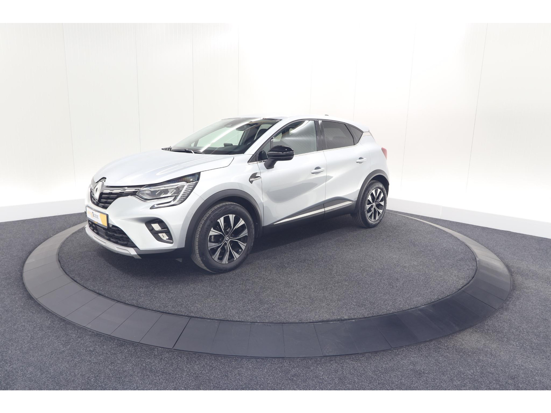 Renault Captur Mild Hybrid 140 EDC Techno | Camera | 9.3 Inch Groot Scherm | Stoelverwarming | Apple Carplay