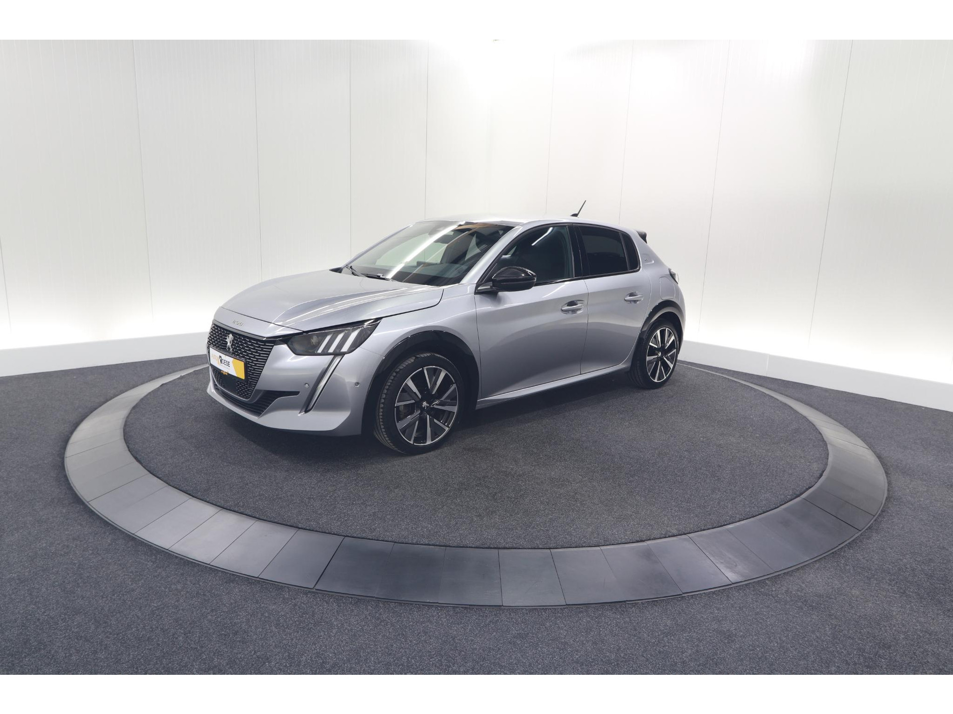 Peugeot 208 PureTech 131 EAT8 GT | Camera | Dodehoekdetectie | Navigatie | Carplay