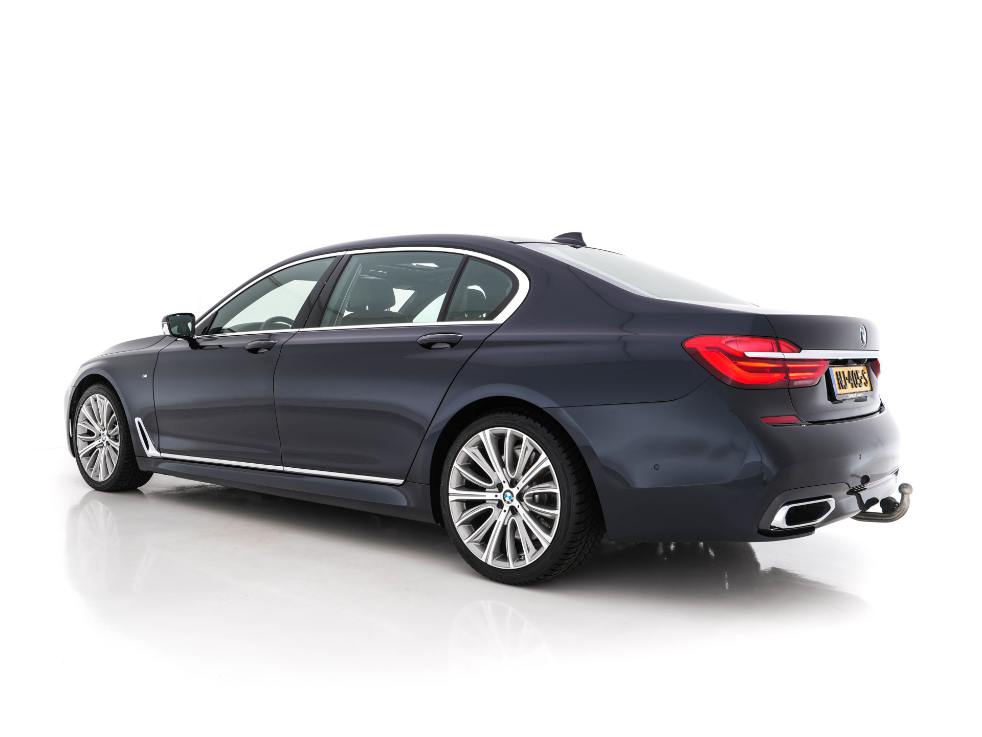 BMW 7-serie 750i Long M-Aerodynamic xDrive High Executive Aut. *PANO | DESIGN-LEATHER | LASER-LED | SOFTCLOSE |TOPVIEW | HARMAN/KARDON-SOUND | MEMORY-PACK | NAVI-FULLMAP | KEYLESS | ADAPTIVE-CRUISE | HEAD-UP | MASSAGE/HEATED/COOLED-COMFORT-SEATS | .
