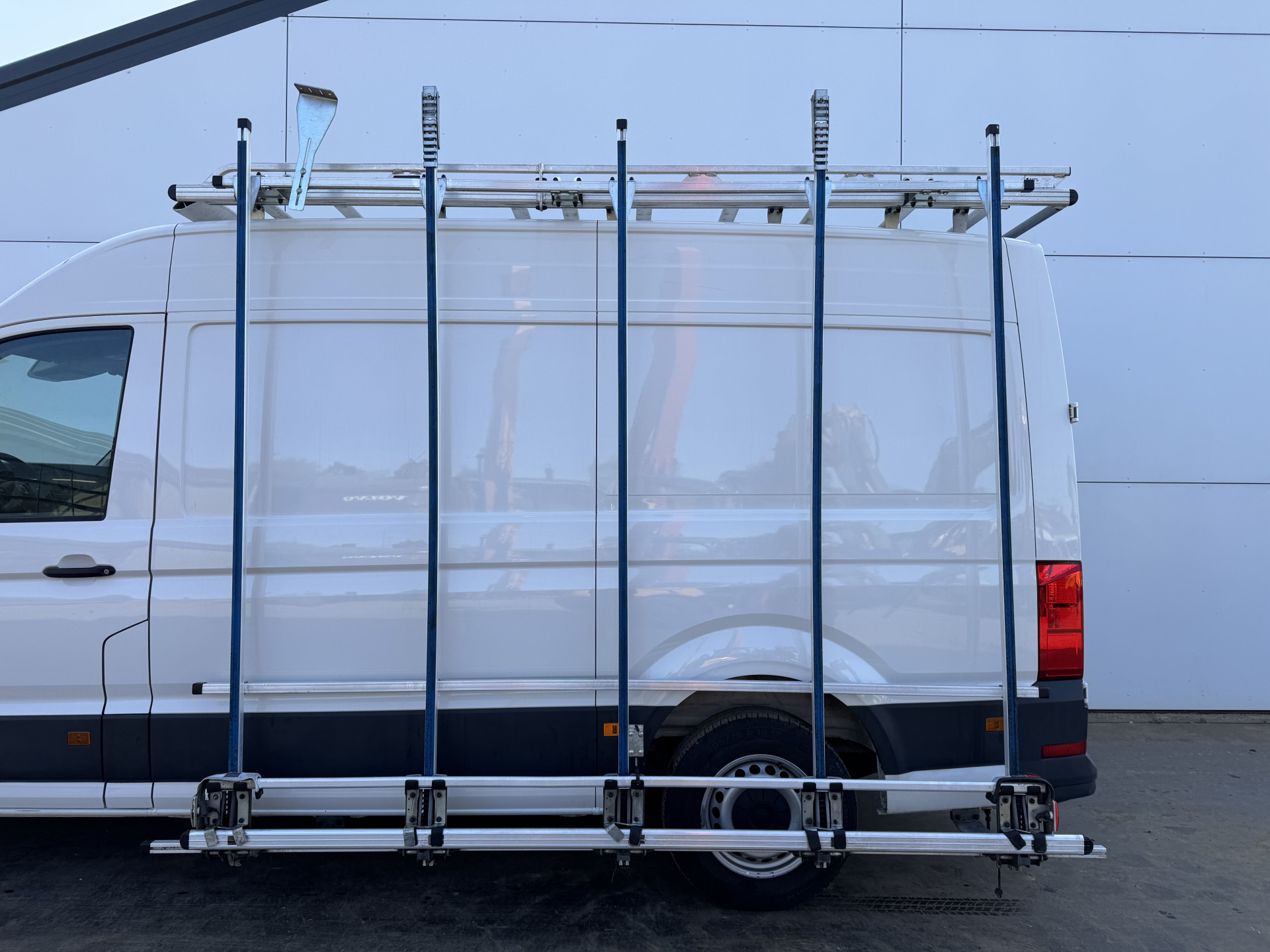 Volkswagen Crafter 2.0 TDI 140 PK Imperiaal Glasresteel Glastransporter L3H3 Camera Carplay Airco Cruise control Glaszetter