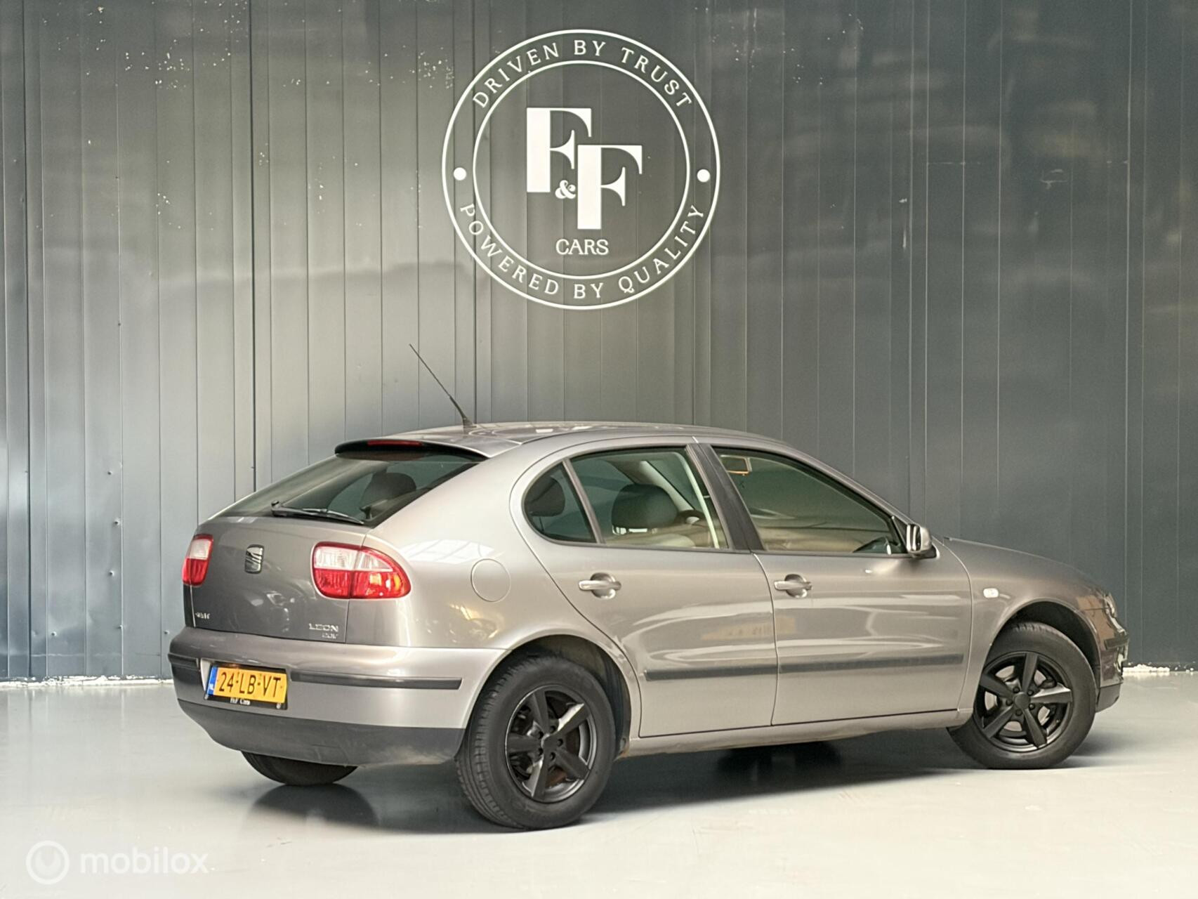 SEAT Leon 1.8-20V Signo | Automaat | Airco | NAP | 5-Deurs