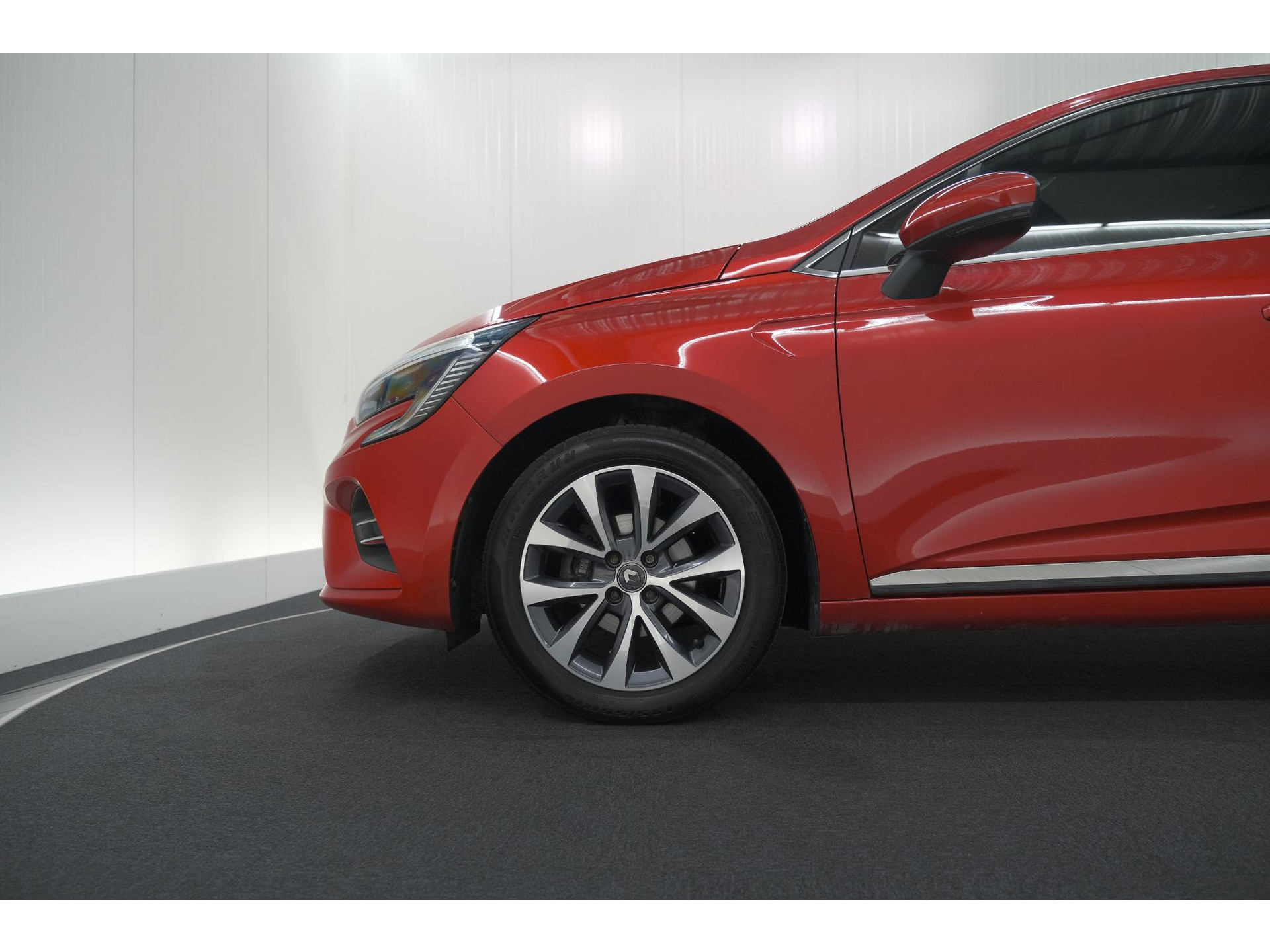 Renault Clio TCe 100 Intens | Dodehoekdetectie | Camera | Apple Carplay | Parkeersensoren