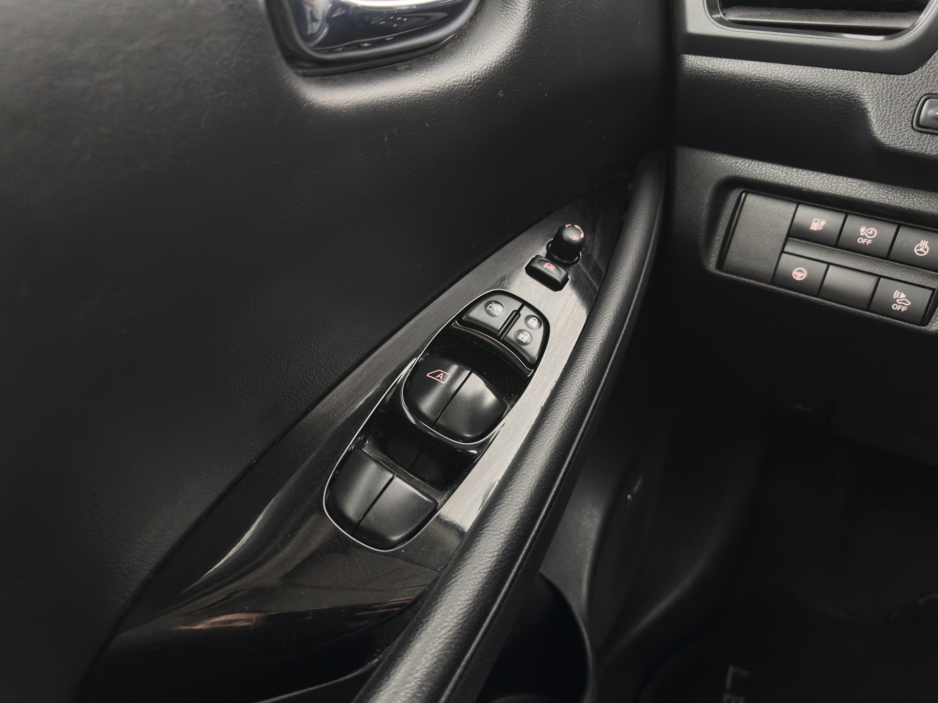 Nissan LEAF Tekna 40 kWh (SOH-83%) (INCL-BTW) *Aut.*LEATHER | FULL-LED | BOSE-AUDIO | TOPVIEW | DAB | KEYLESS | NAVI-FULLMAP | DAB | HEATED-COMFORTSEATS | PRIVACY-GLASS | ADAPTIVE-CRUISE | 17''ALU*