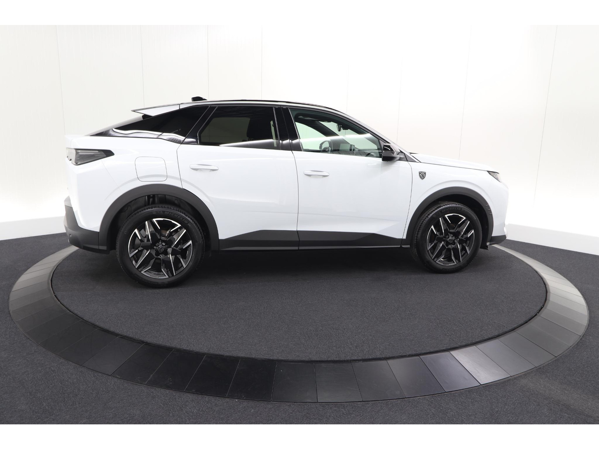 Peugeot 3008 1.2 Hybrid 136 GT | Elektrische Kofferklep | Camera | Adaptieve Cruise Control | Apple CarPlay
