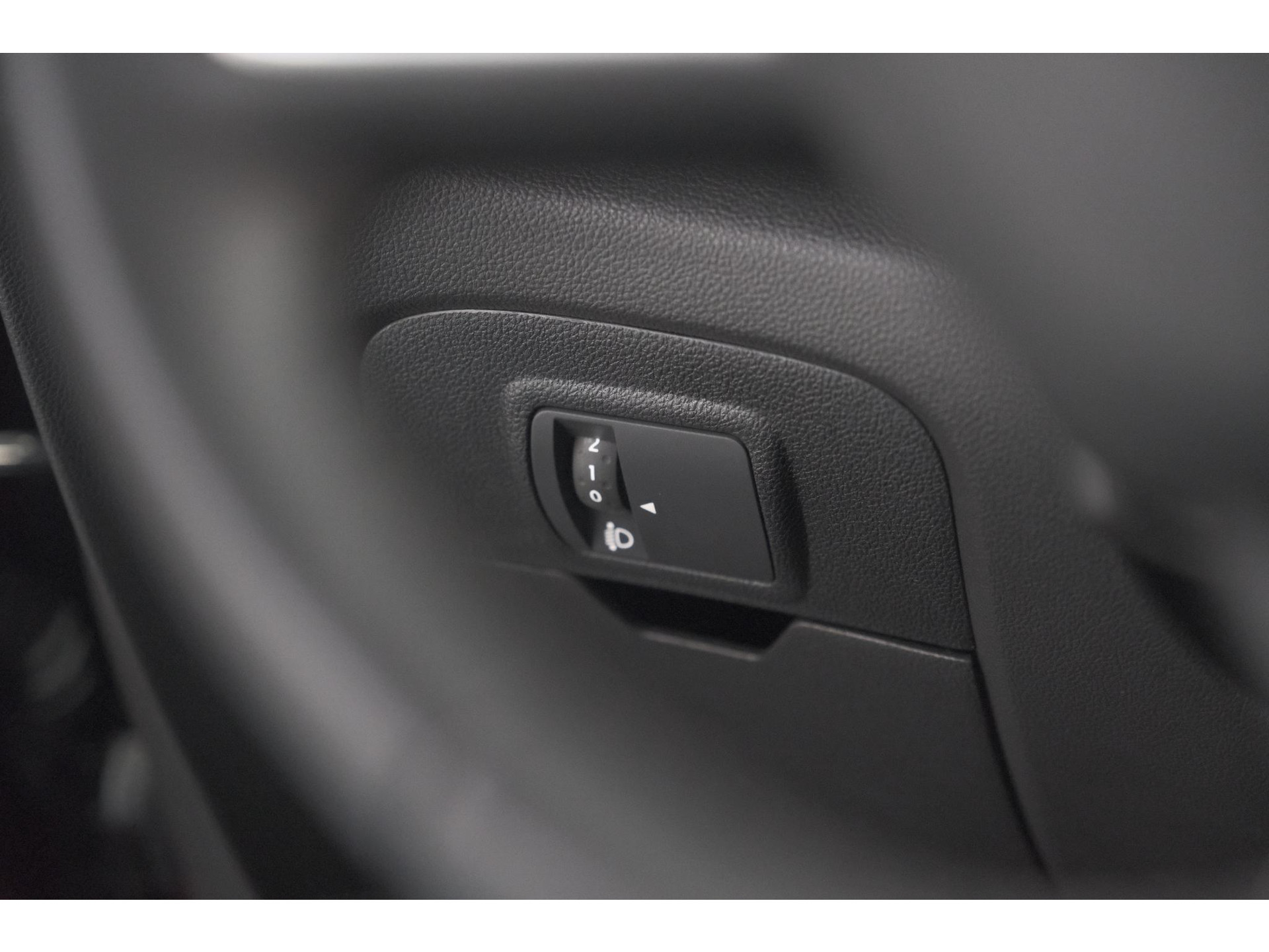 Renault Scénic TCe 140 EDC Limited | Camera | Stoelverwarming | Navigatie | Apple Carplay