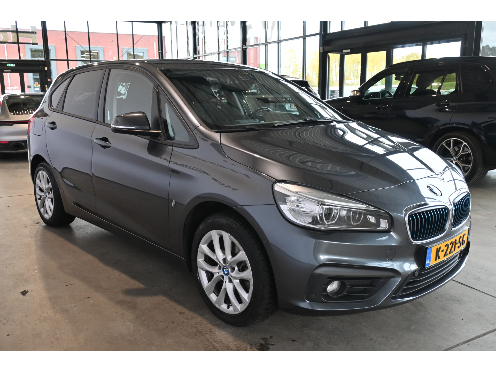BMW 2-serie Active Tourer 225xe iPerformance Executive Automaat Navigatie Goed Onderhouden! Inruil Mogelijk!