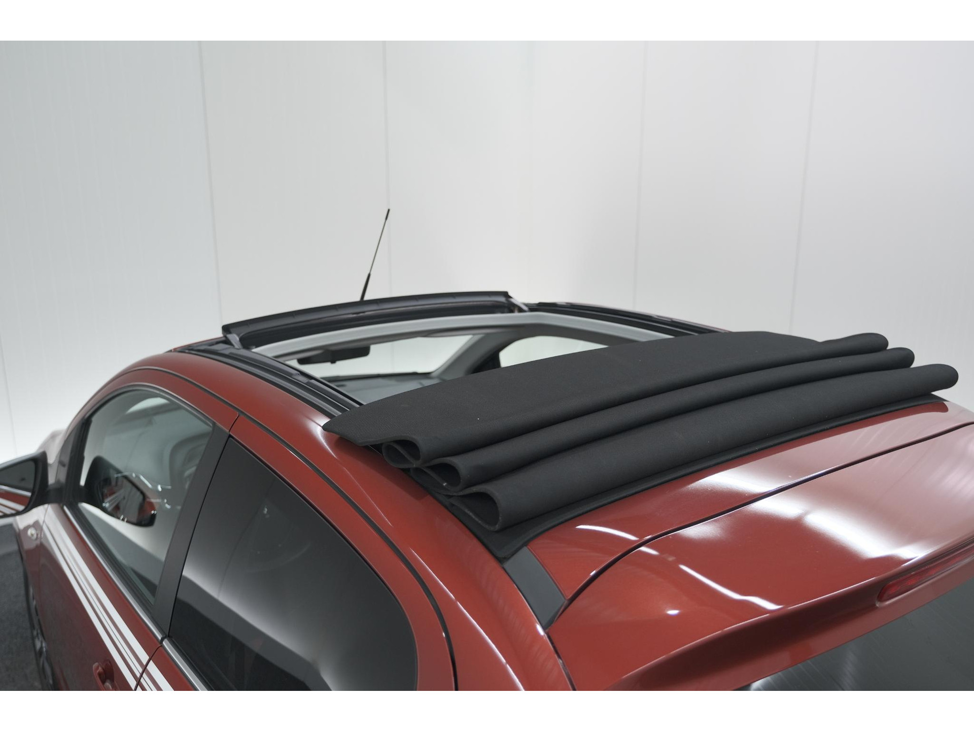 Peugeot 108 1.0 e-VTi Allure TOP! | Elektrisch Vouwdak | Trekhaak | Camera | Apple Carplay