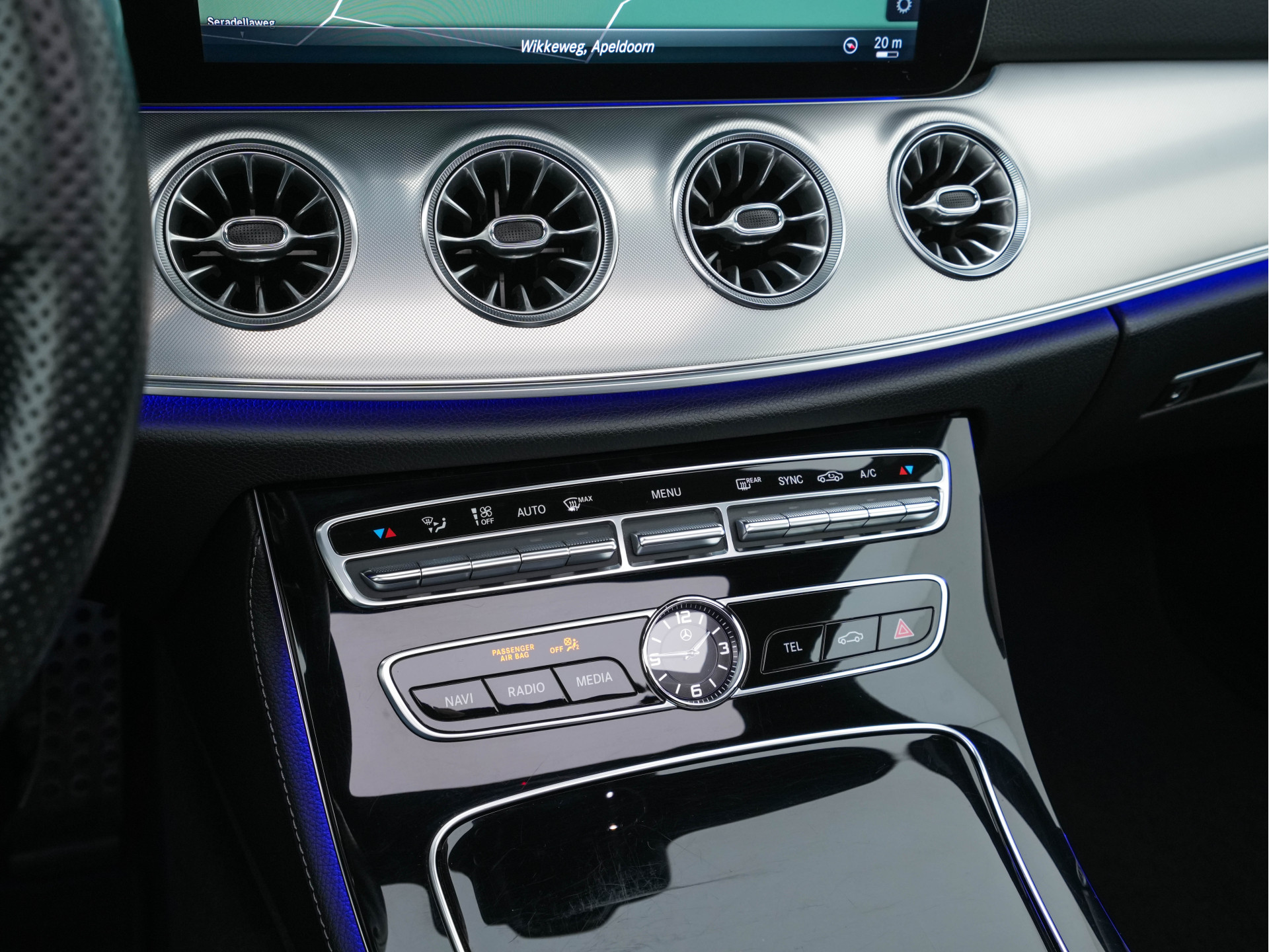 Mercedes-Benz E-klasse Coupé 400 AMG-Sportpack 4Motion Premium Plus Aut. *PANO | LEATHER | BURMESTER-AUDIO | WIDESCREEN-COCKPIT |  FULL-LED | NAVI-FULLMAP | CAMERA | SHIFT-PADDLES | CRUISE | AMBIENT-LIGHT | SPORT-SEATS | 19"ALU*